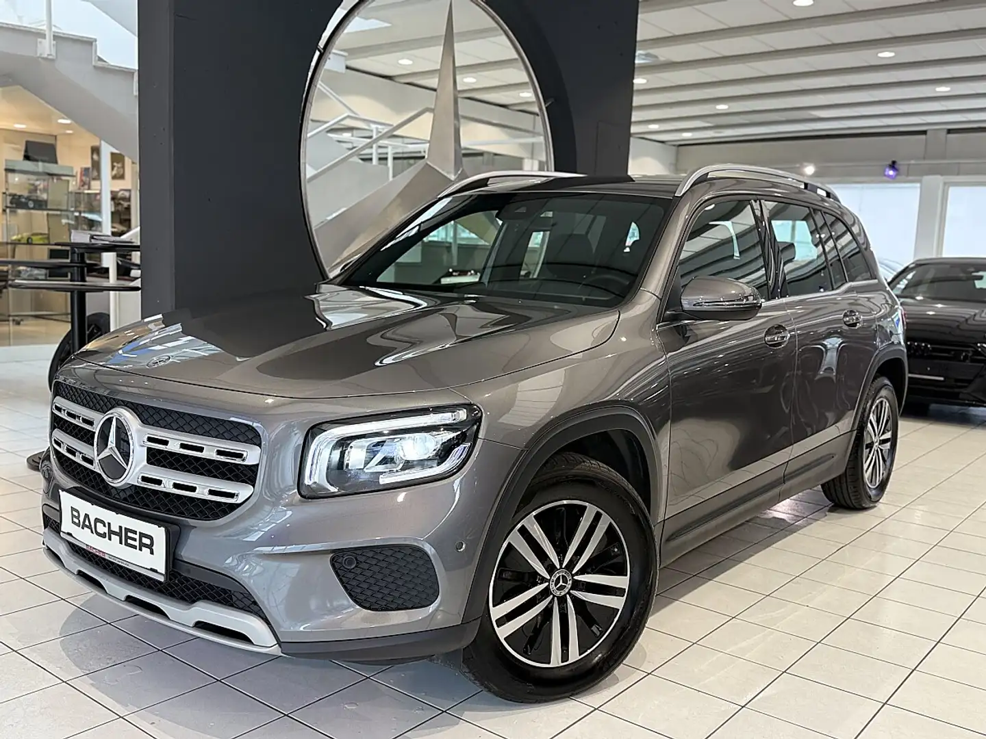 Mercedes-Benz GLB 180 d Aut. Grau - 2