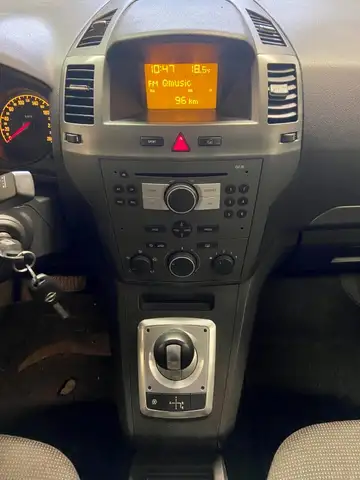 Opel Zafira view 3