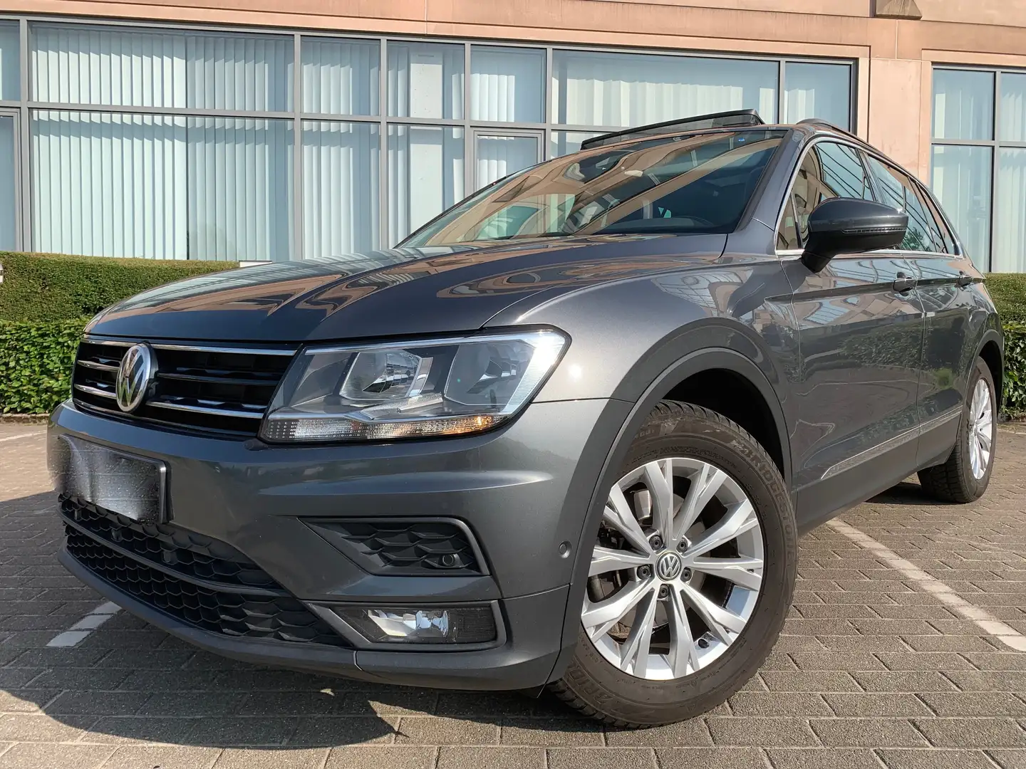 Volkswagen Tiguan 2.0 TDi SCR Highline (EU6.2) Gris - 1