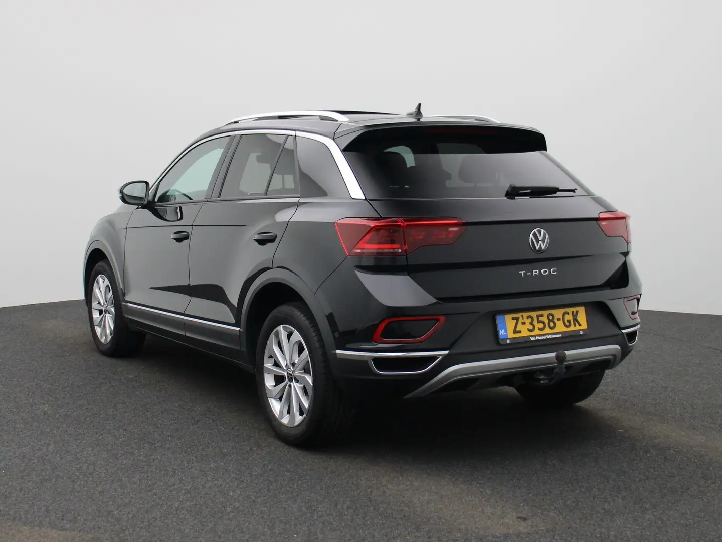 Volkswagen T-Roc 1.5 TSI Style 150 PK DSG Apple Carplay | Trekhaak Zwart - 2