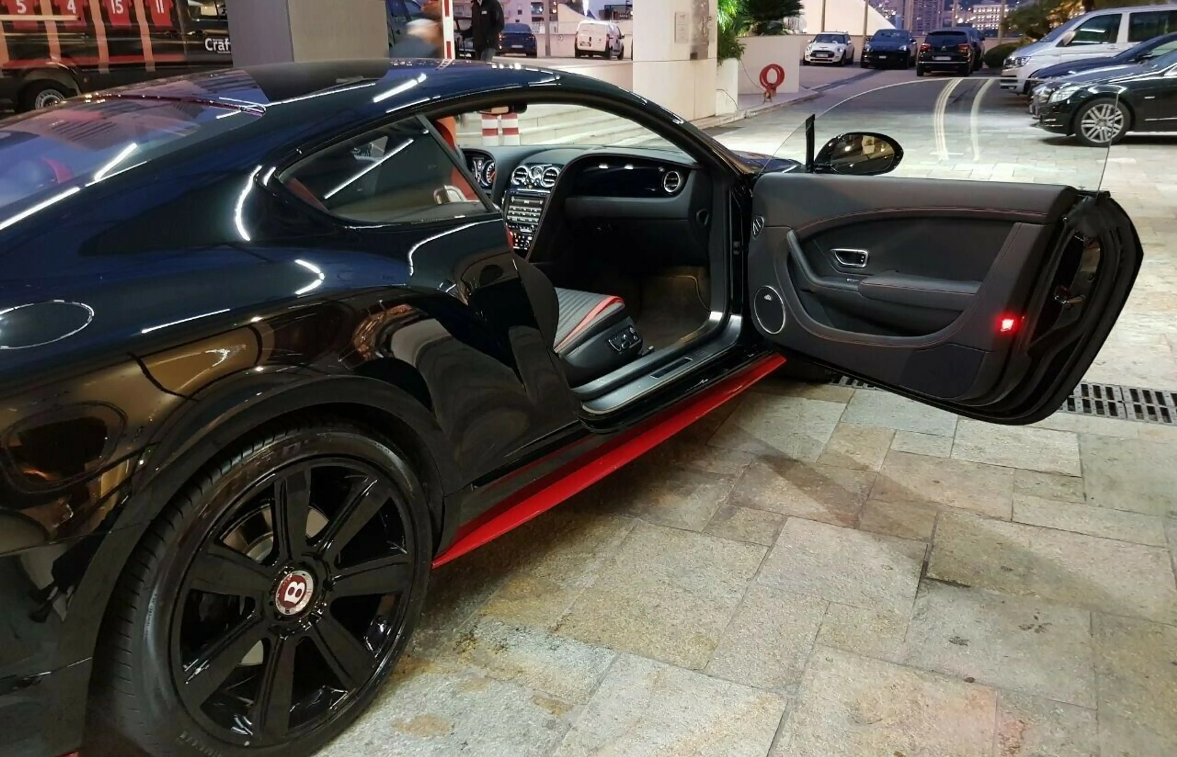 Bentley Continental GT +V8S+NEW+BLACK.EDITION+1of20+NAIM — photo 24