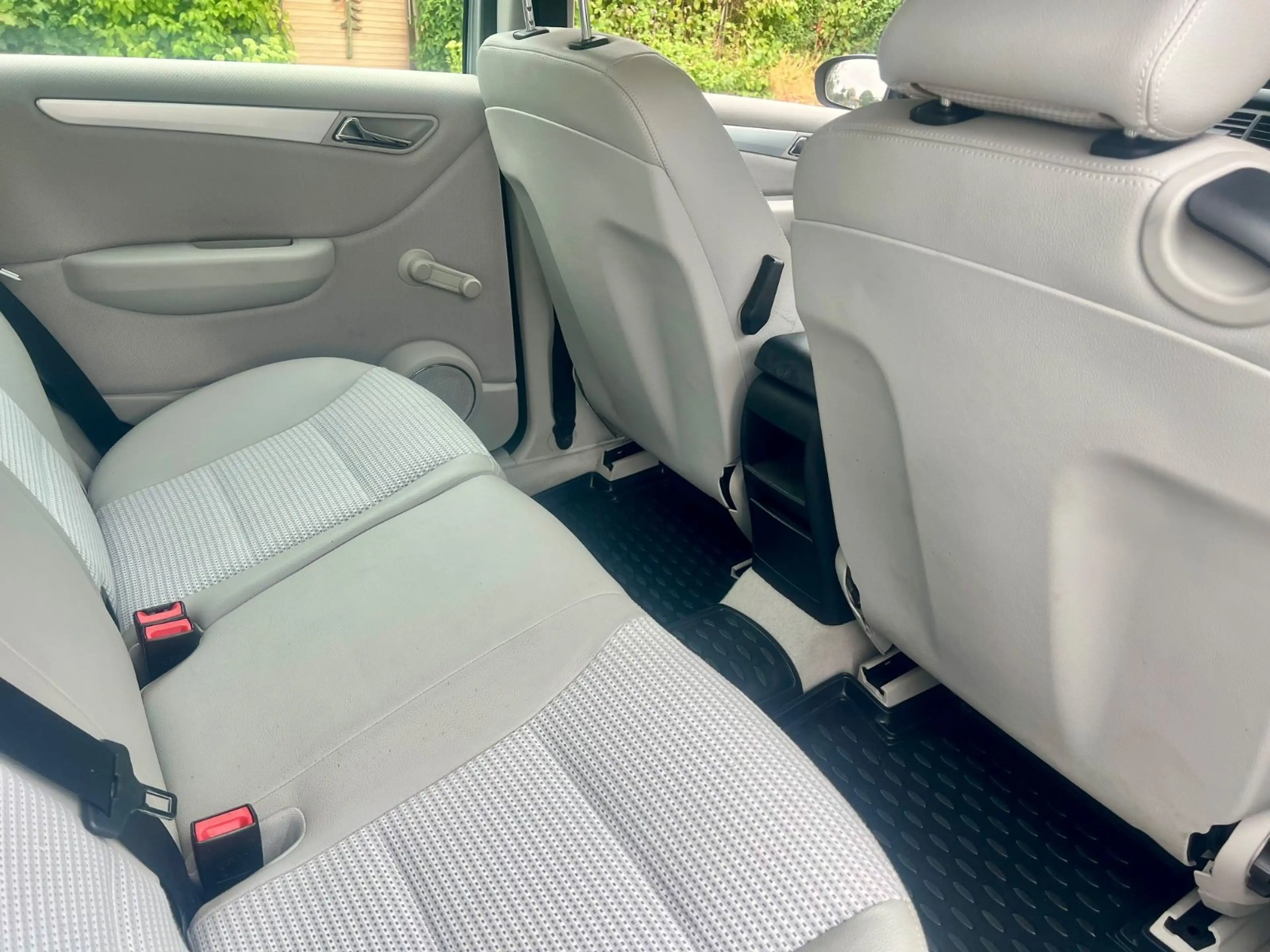 Mercedes-Benz B 200 *AppleCarpl./ SHZ/ AHK* — photo 9