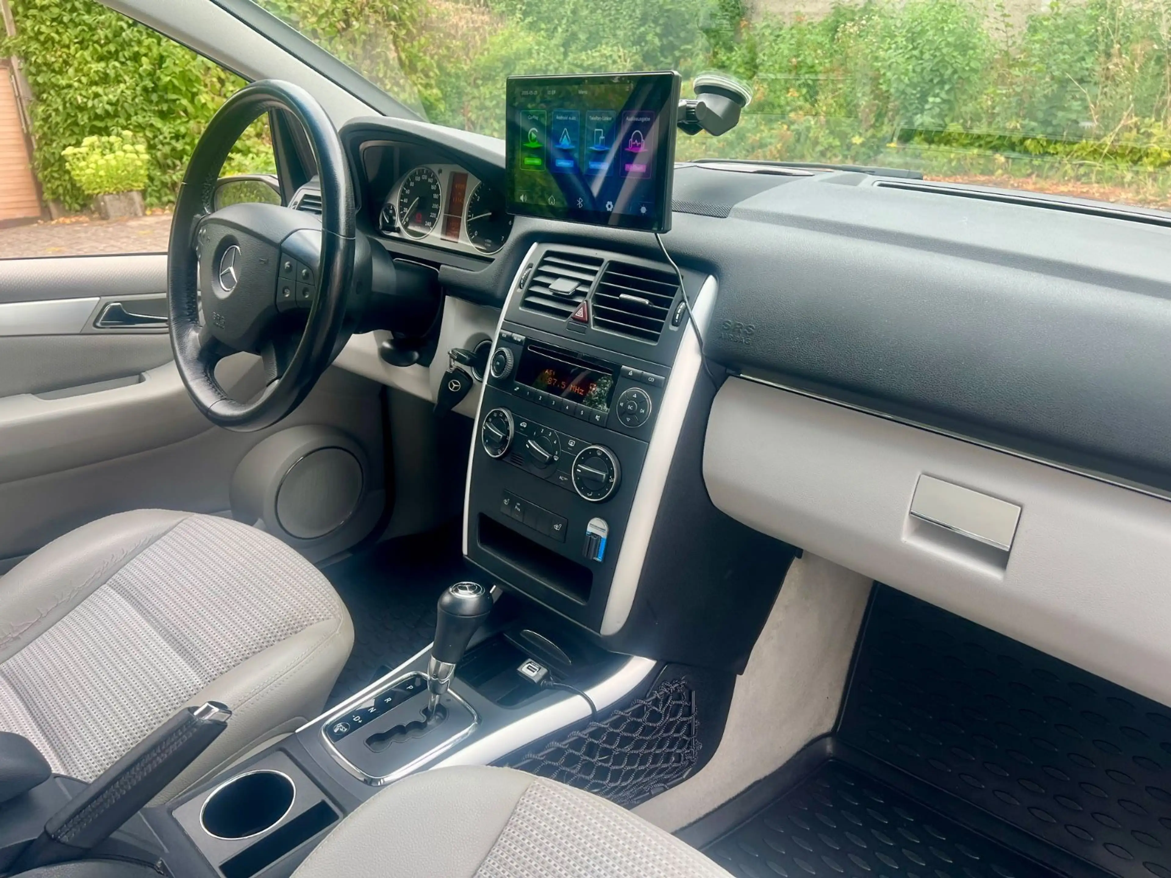 Mercedes-Benz B 200 *AppleCarpl./ SHZ/ AHK* — photo 7