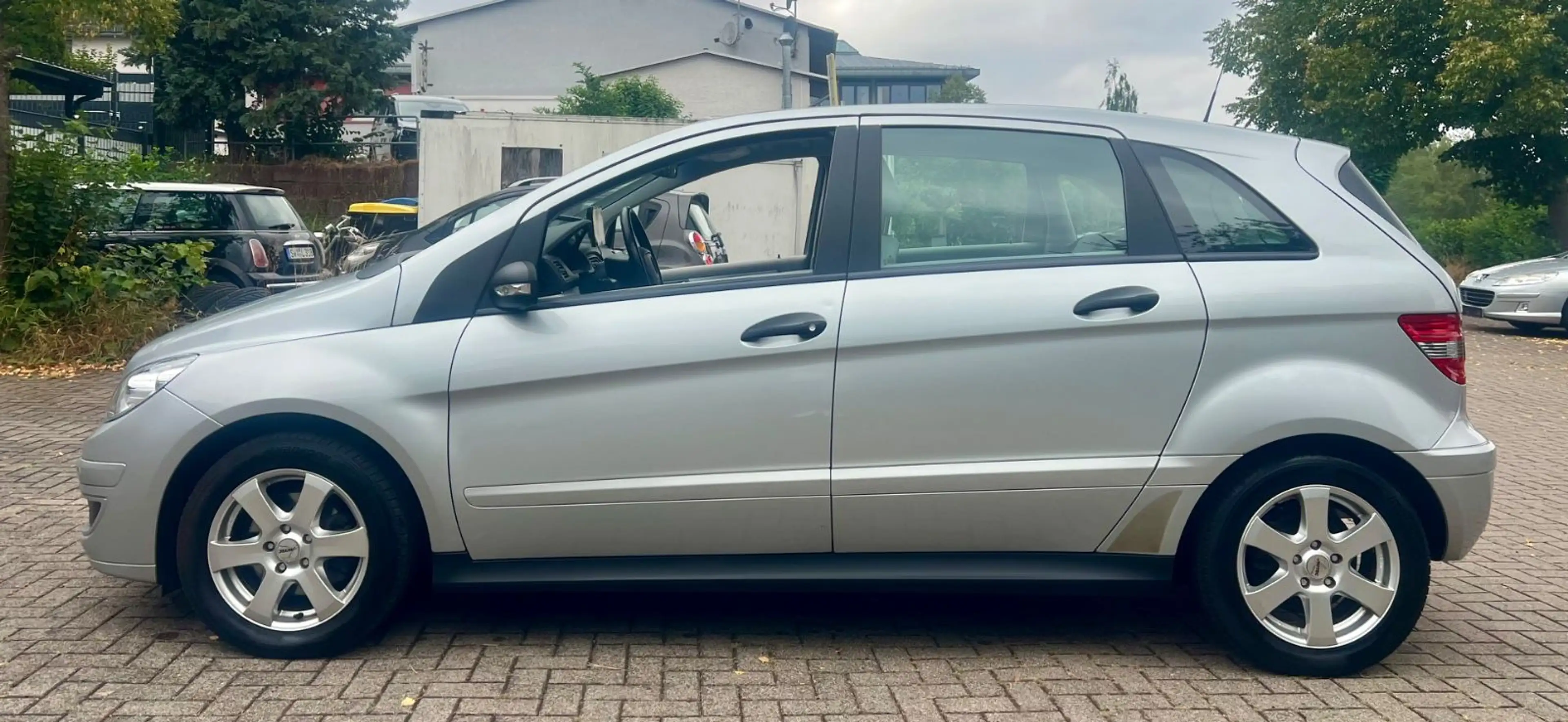 Mercedes-Benz B 200 *AppleCarpl./ SHZ/ AHK* — photo 6
