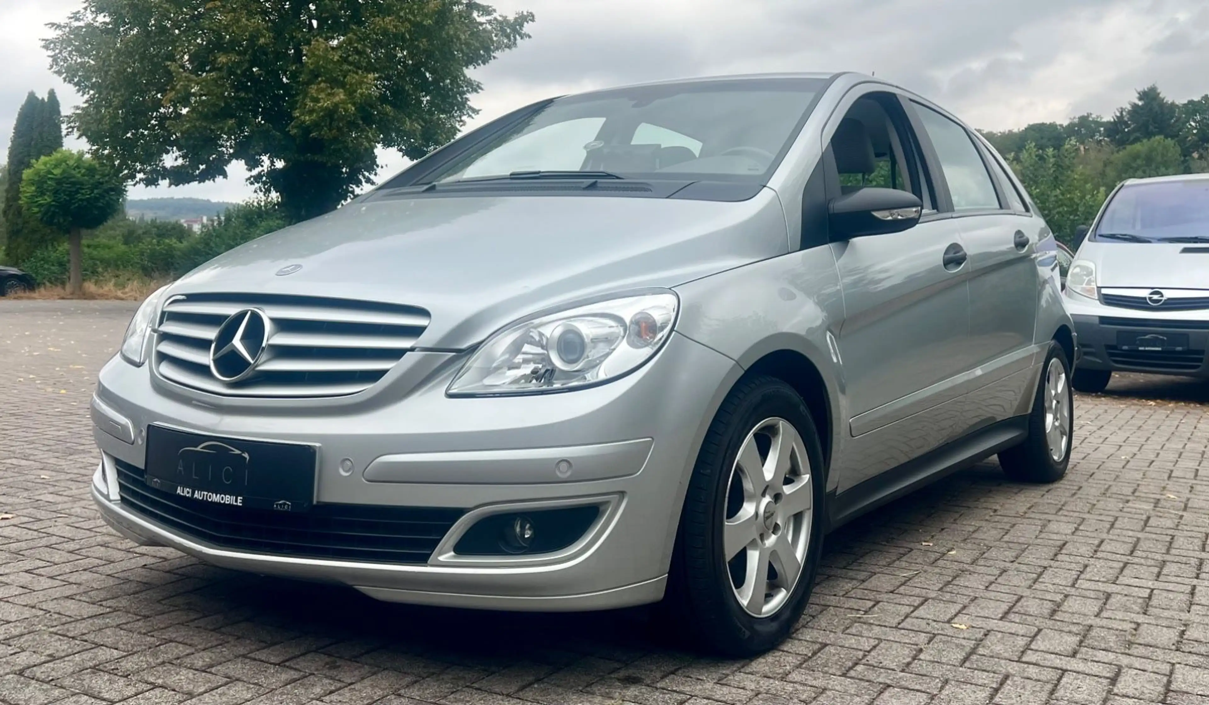 Mercedes-Benz B 200 *AppleCarpl./ SHZ/ AHK*