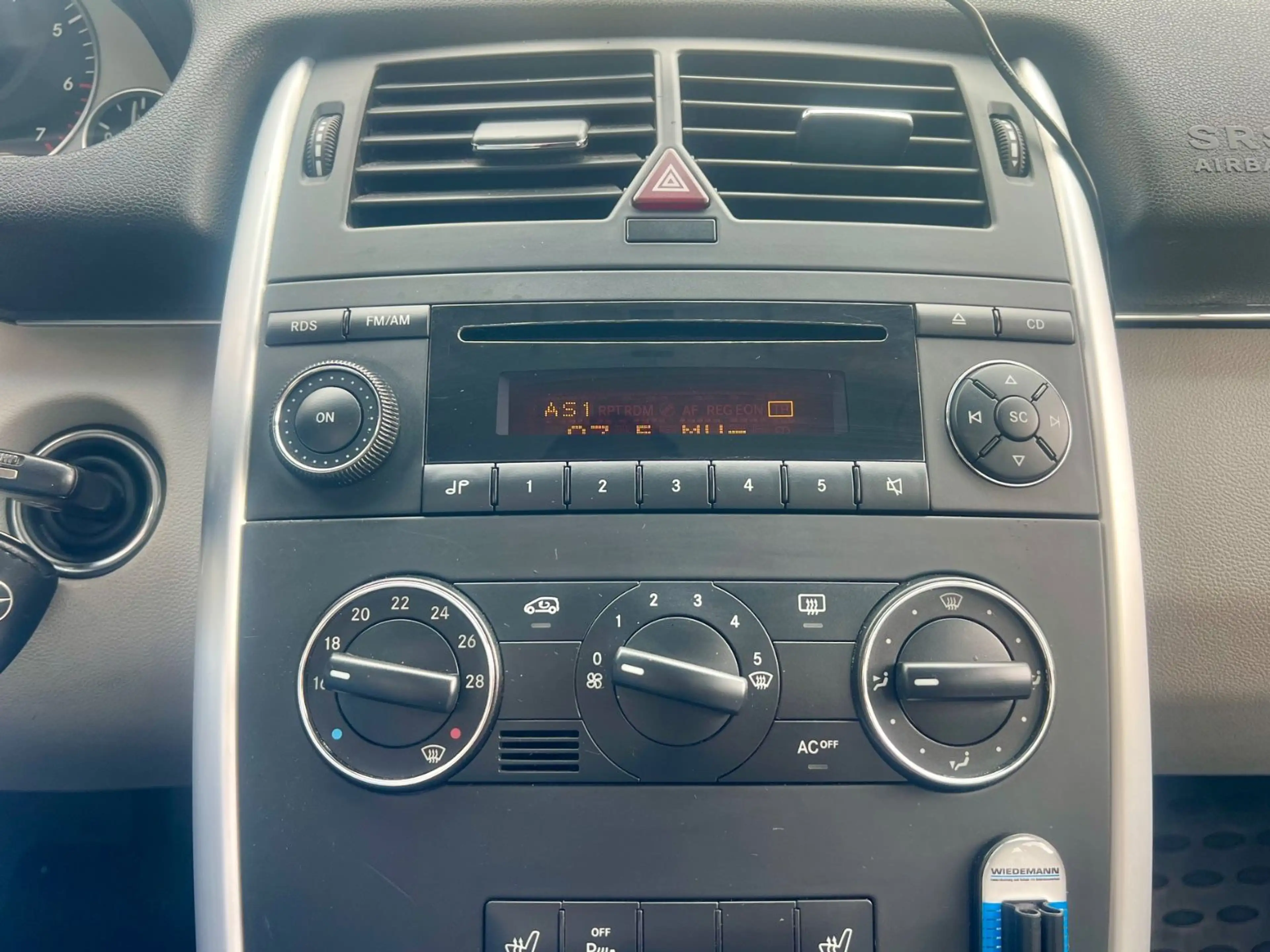 Mercedes-Benz B 200 *AppleCarpl./ SHZ/ AHK* — photo 12