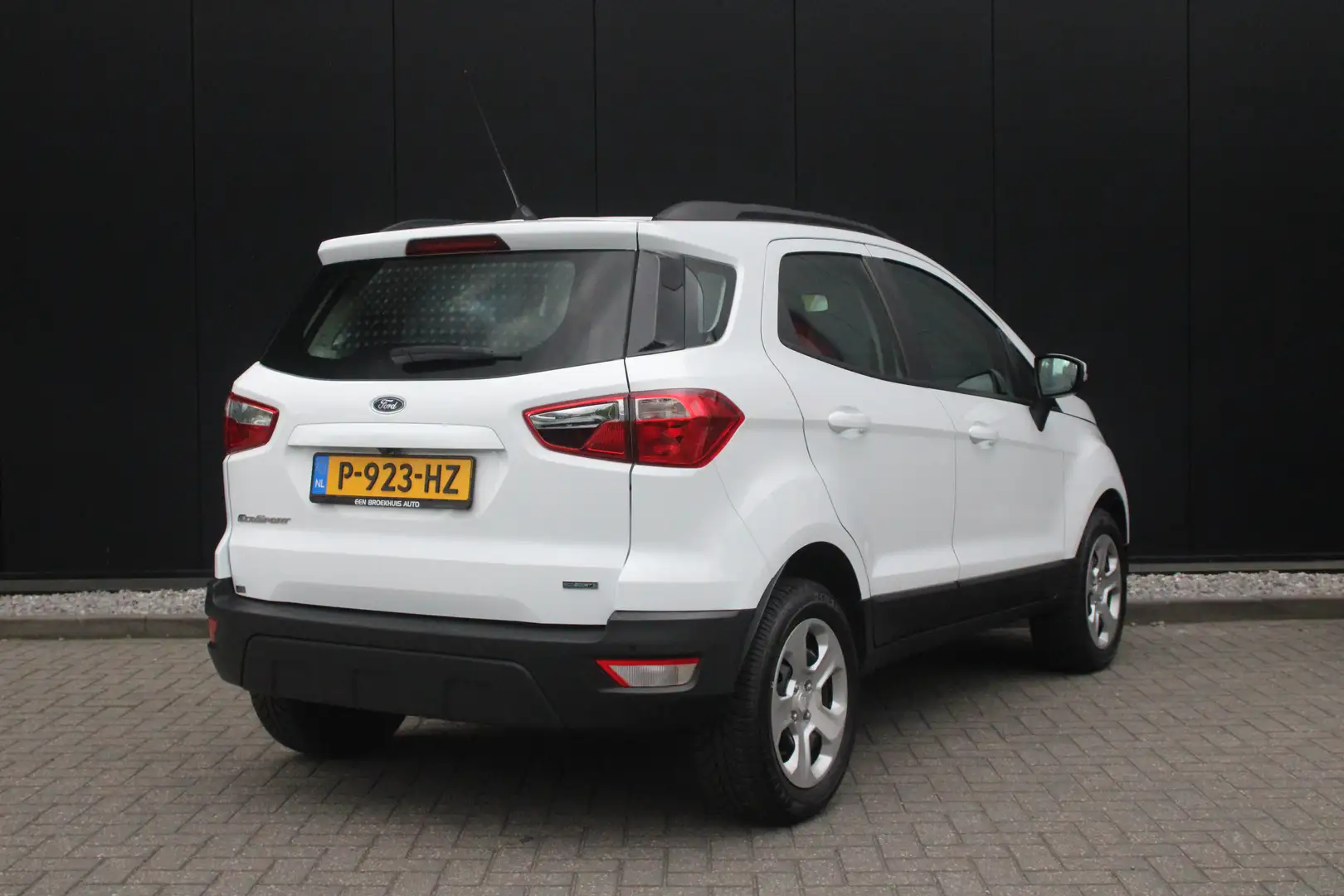 Ford EcoSport Trend | Dealer o.h. | Parkeercamera | Navigatie in Blanco - 2