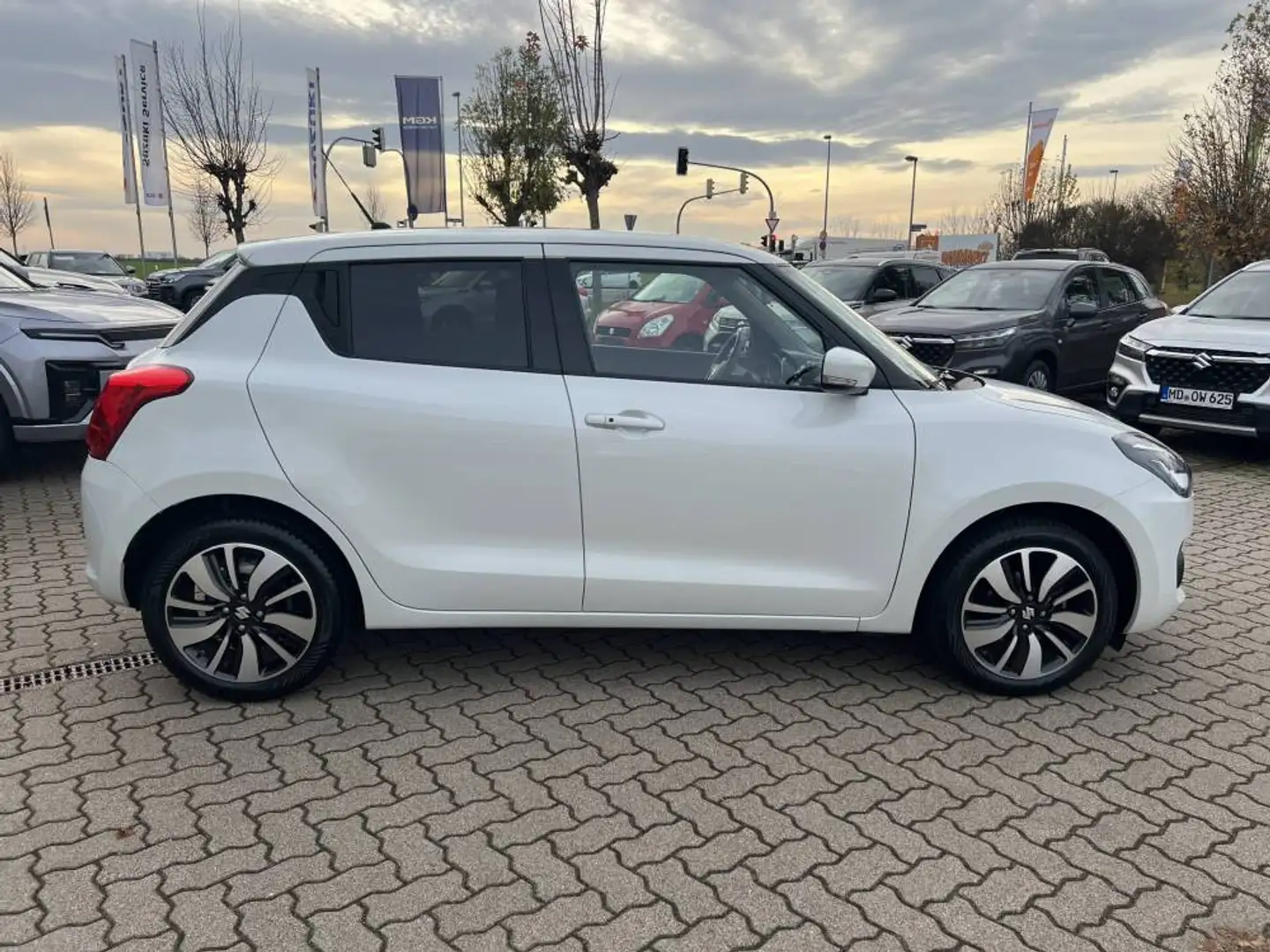Suzuki Swift 1.2 Comfort+ Automatik Weiß - 2