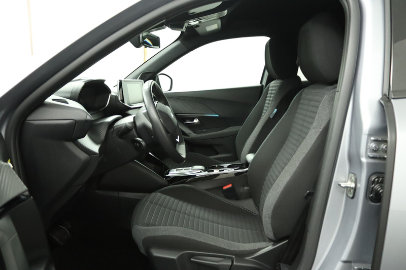 Peugeot e-2008 EV Style 50 kWh 3-Fase | Navigatie | Camera | Clim — photo 14