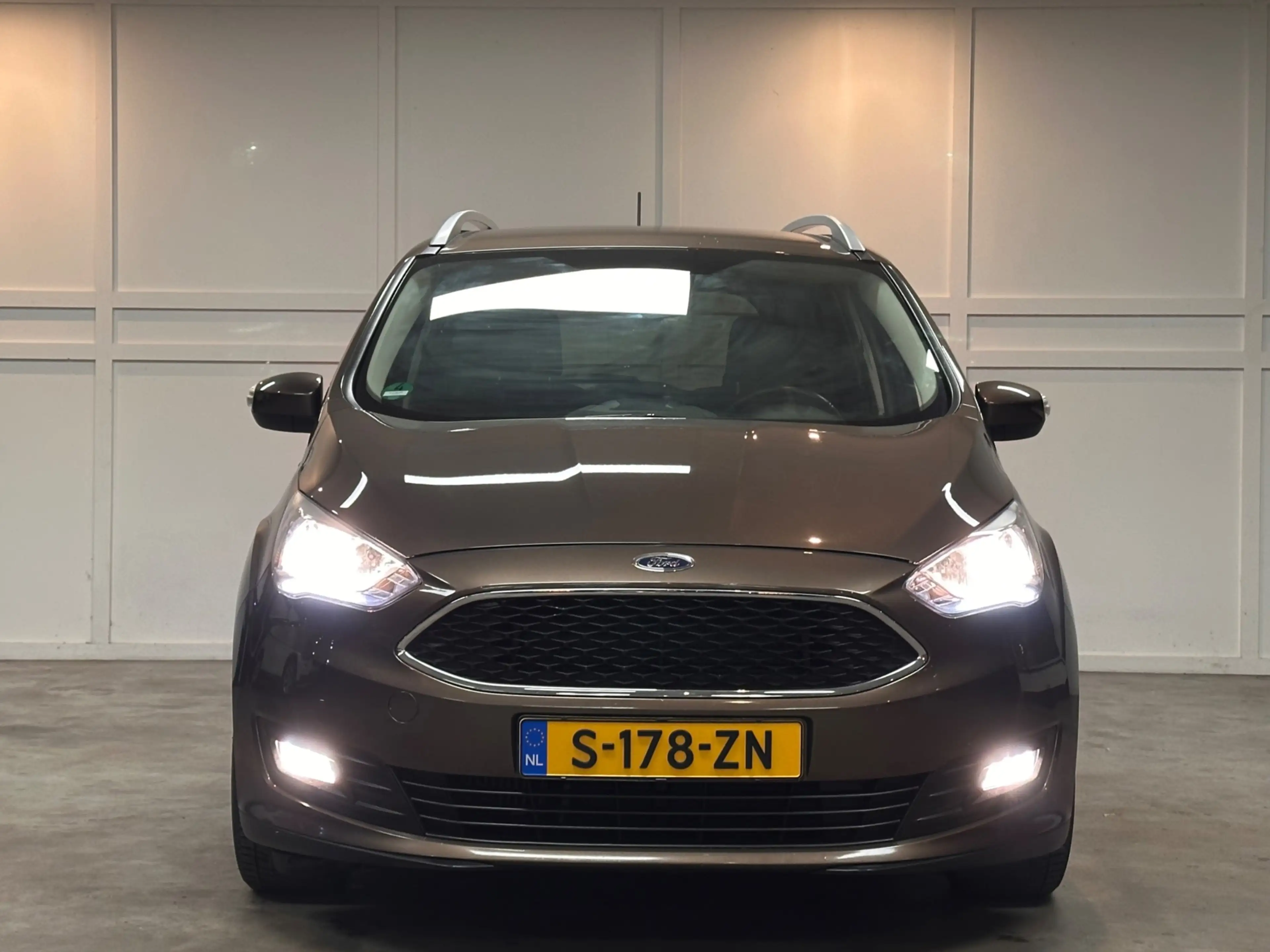 Ford Grand C-Max 1.0 Ecoboost / 7 Persoons / 2018 / Cruise — photo 2
