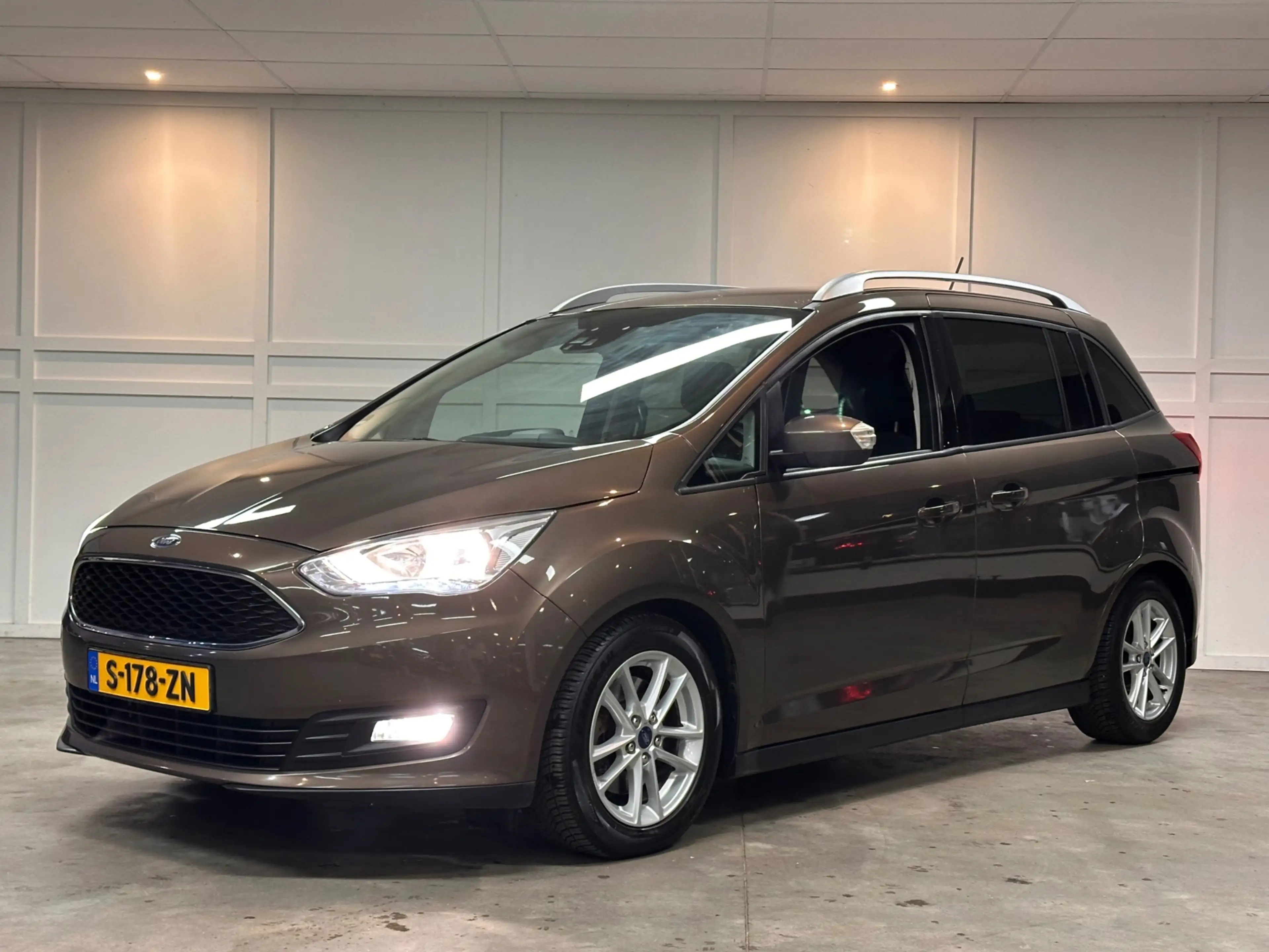 Ford Grand C-Max 1.0 Ecoboost / 7 Persoons / 2018 / Cruise — photo 3