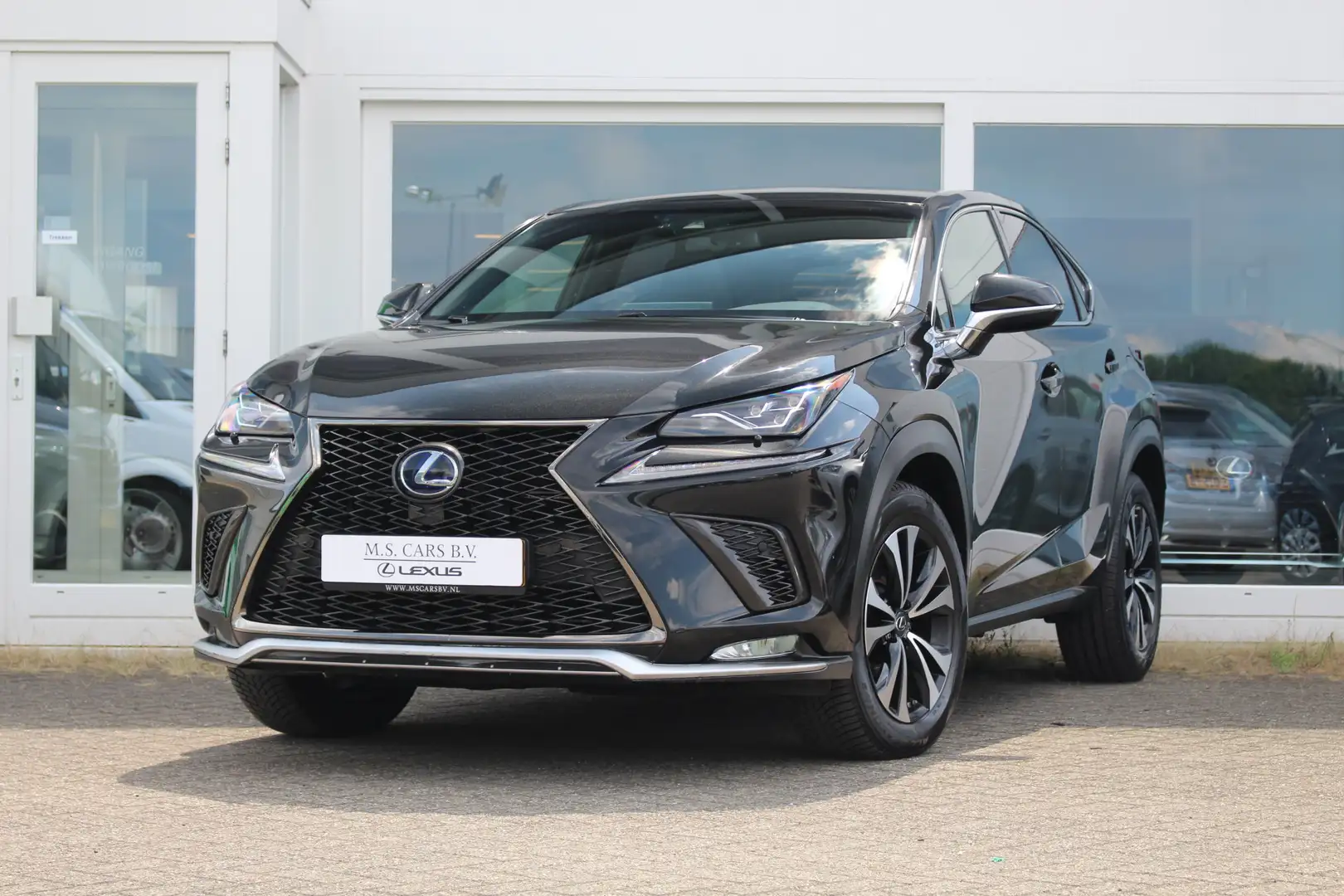 Lexus NX 300h Hybride AWD F-SPORT I Panoramadak I Applecarplay Negru - 1