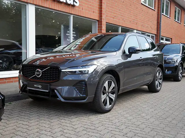 Volvo XC60 T8 AWD R Design AHK ACC STANDHZ PANO