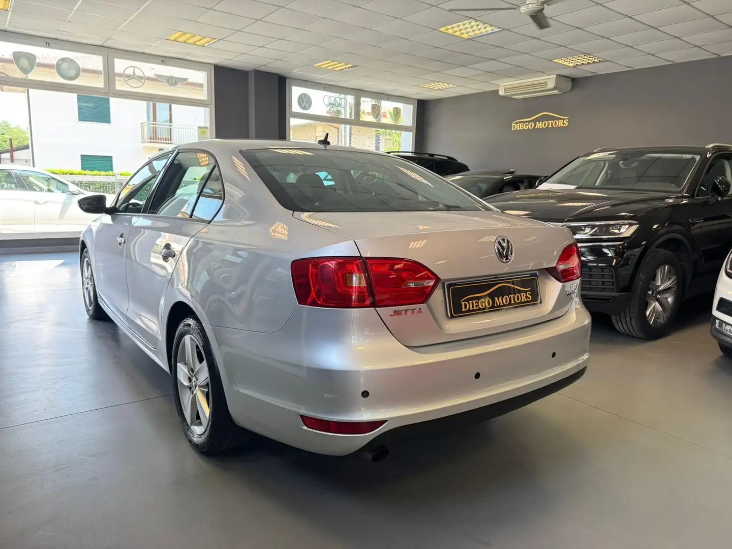 Volkswagen Jetta 1.6 tdi dpf ok Neopatentati - 2