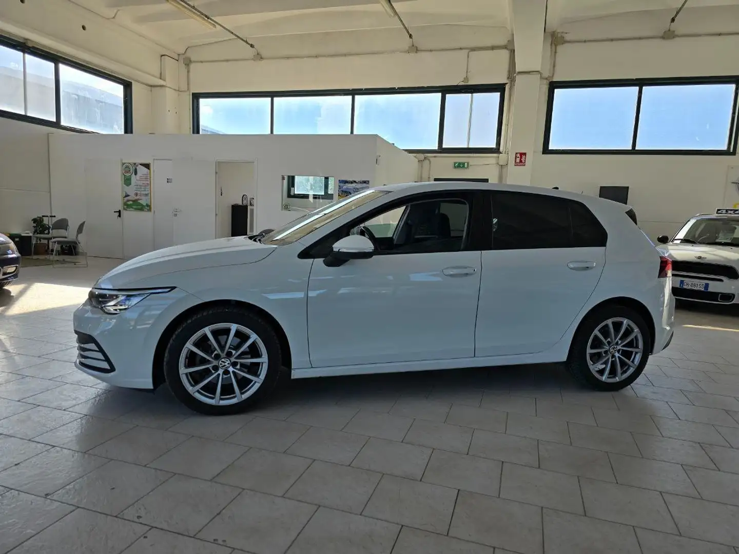 Volkswagen Golf Golf VIII 2020 1.5 tgi Style 130cv dsg Bianco - 1