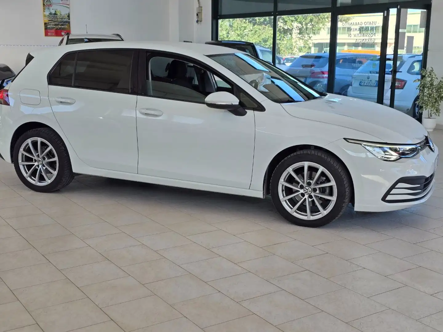 Volkswagen Golf Golf VIII 2020 1.5 tgi Style 130cv dsg Bianco - 2