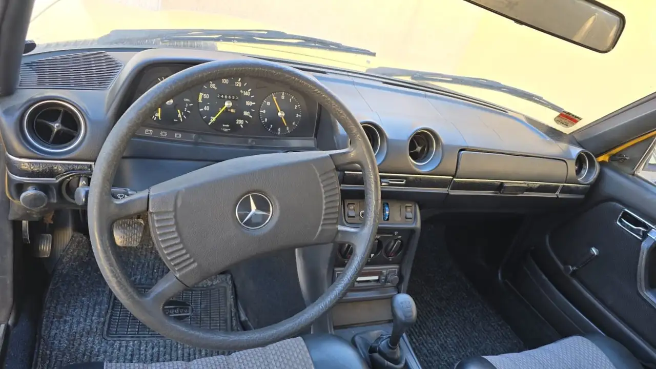 Mercedes-Benz 230, foto 6