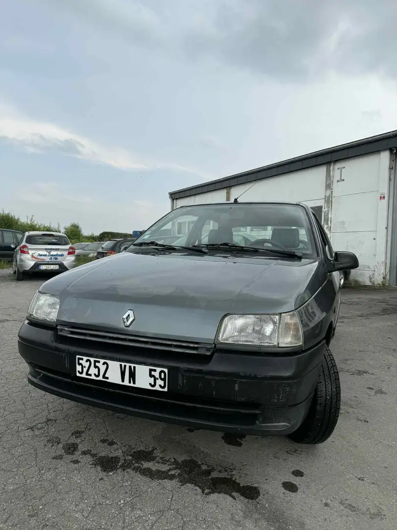 Renault Clio - 1