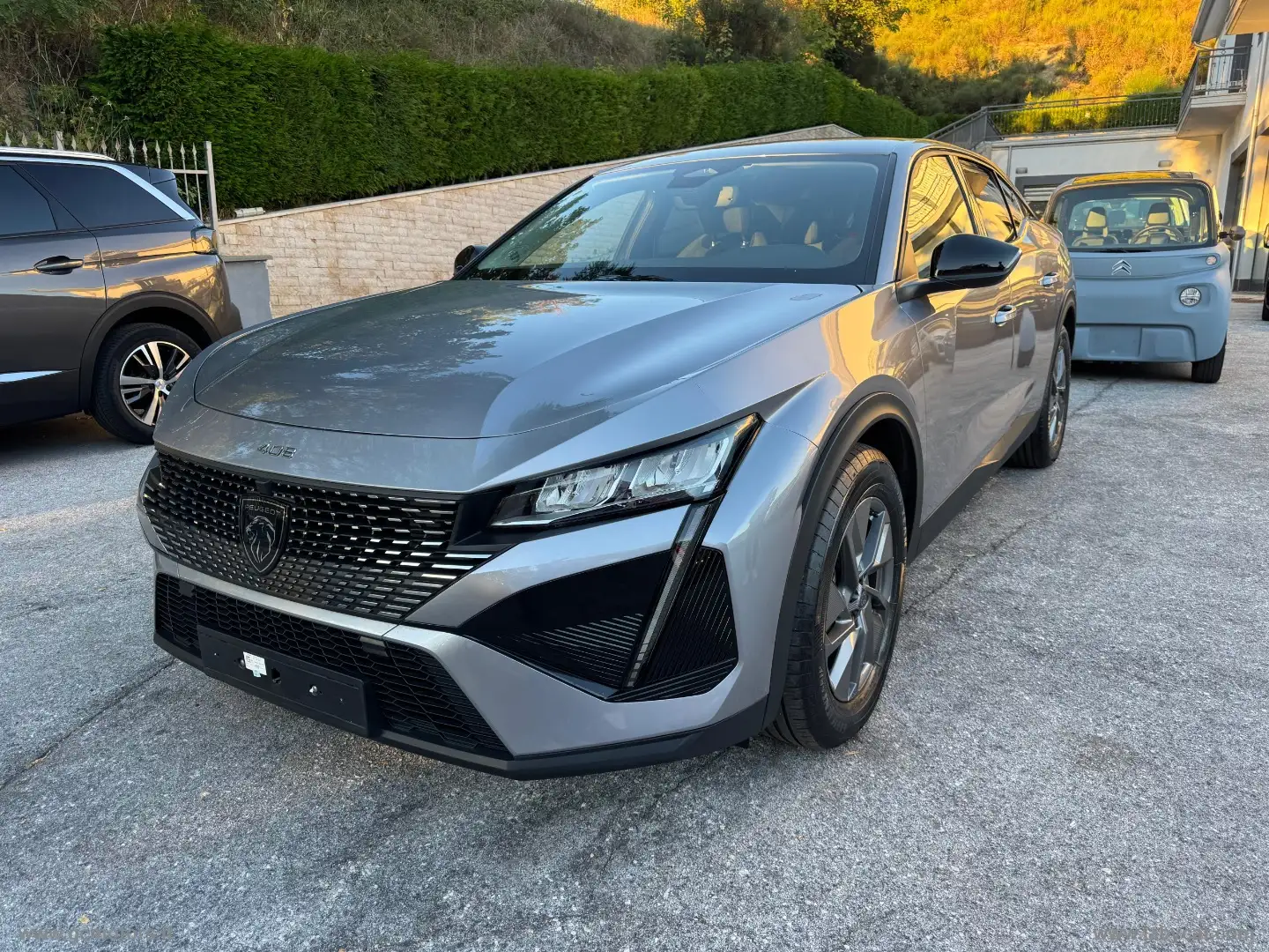 Peugeot 408 PureTech 130 S&S EAT8 Allure Gris - 1