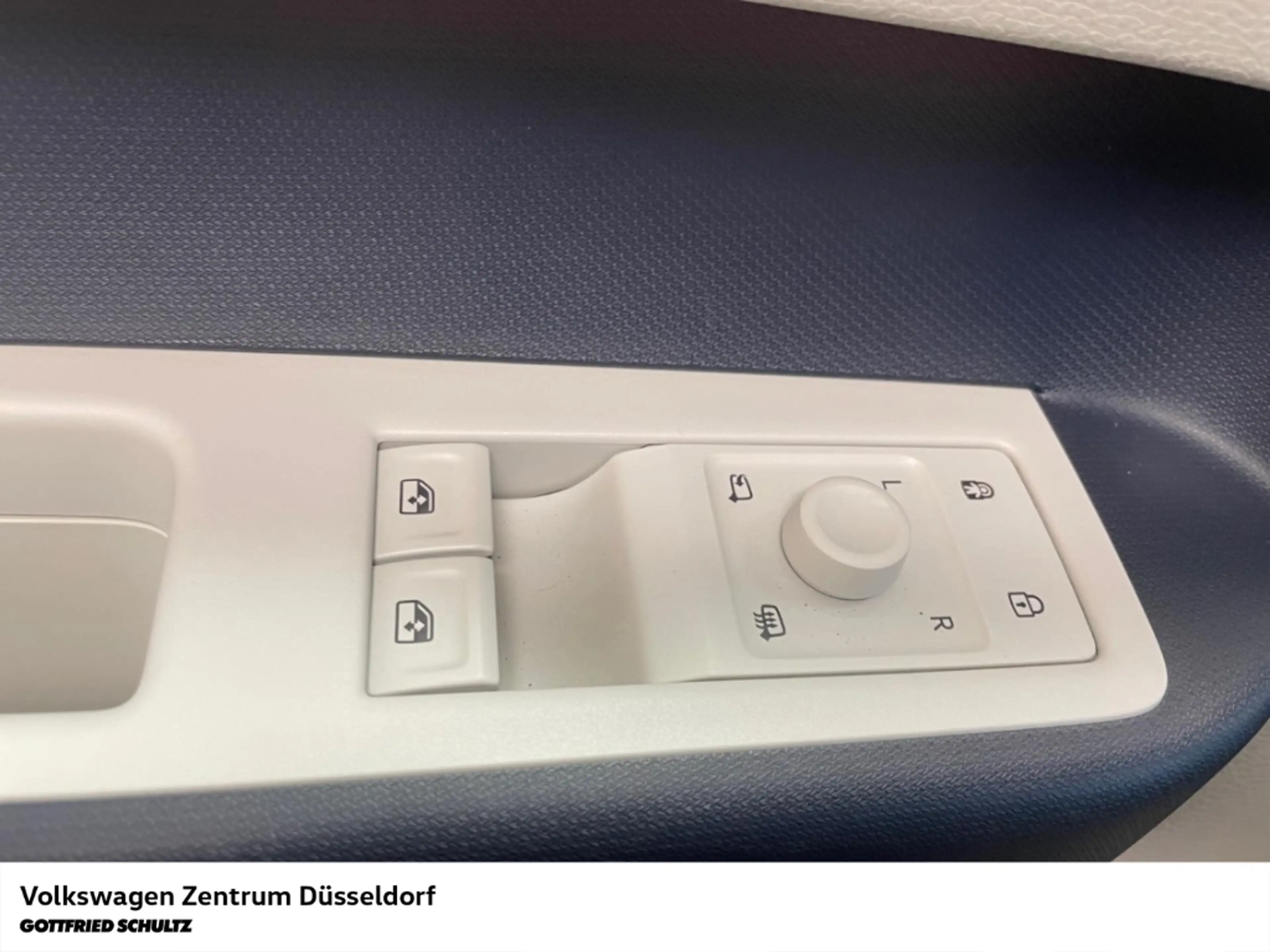 Volkswagen ID. Buzz Pro 150kw Kamera Sitzheiz Navi Parkhilfe — photo 10