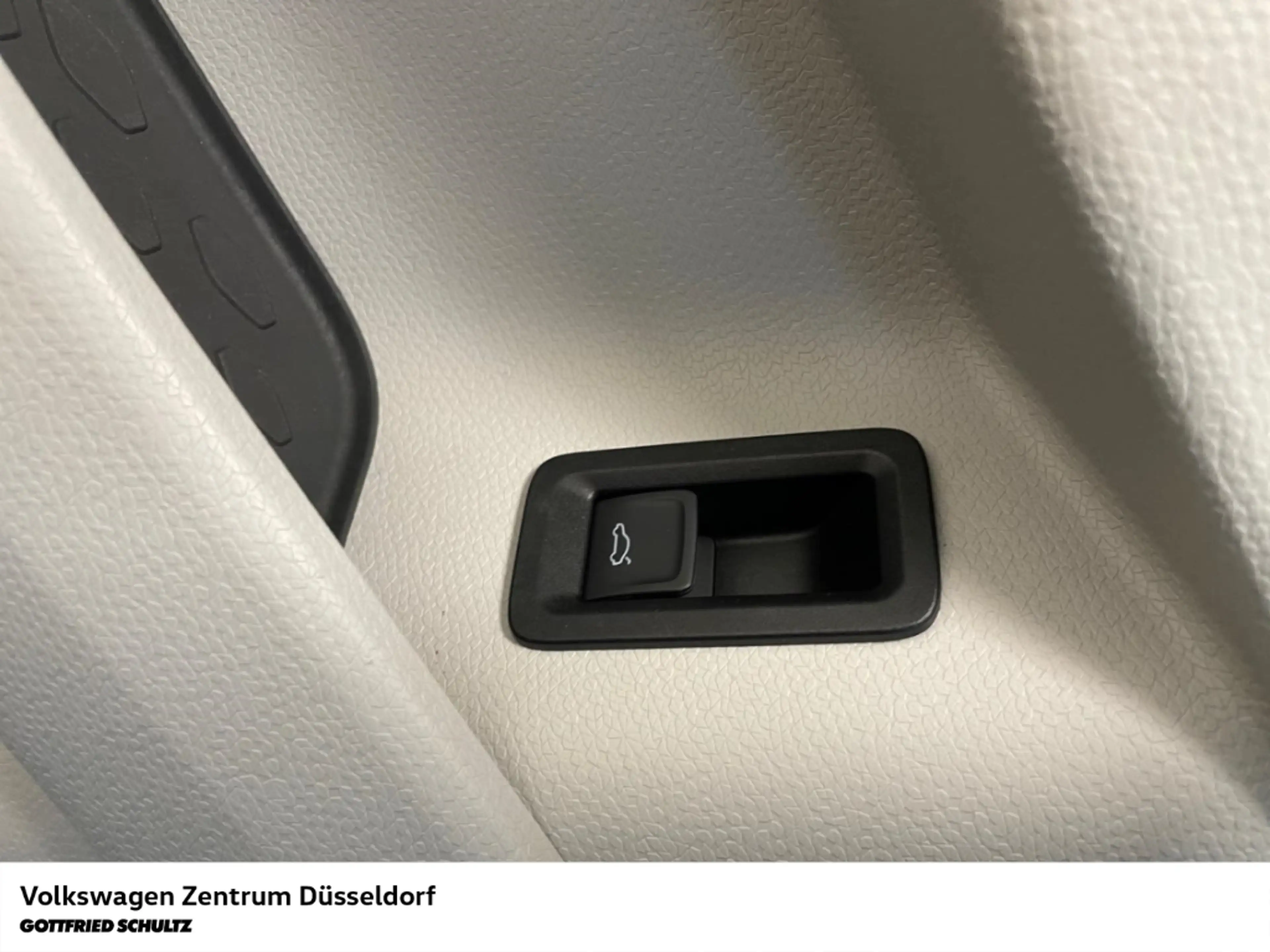 Volkswagen ID. Buzz Pro 150kw Kamera Sitzheiz Navi Parkhilfe — photo 13
