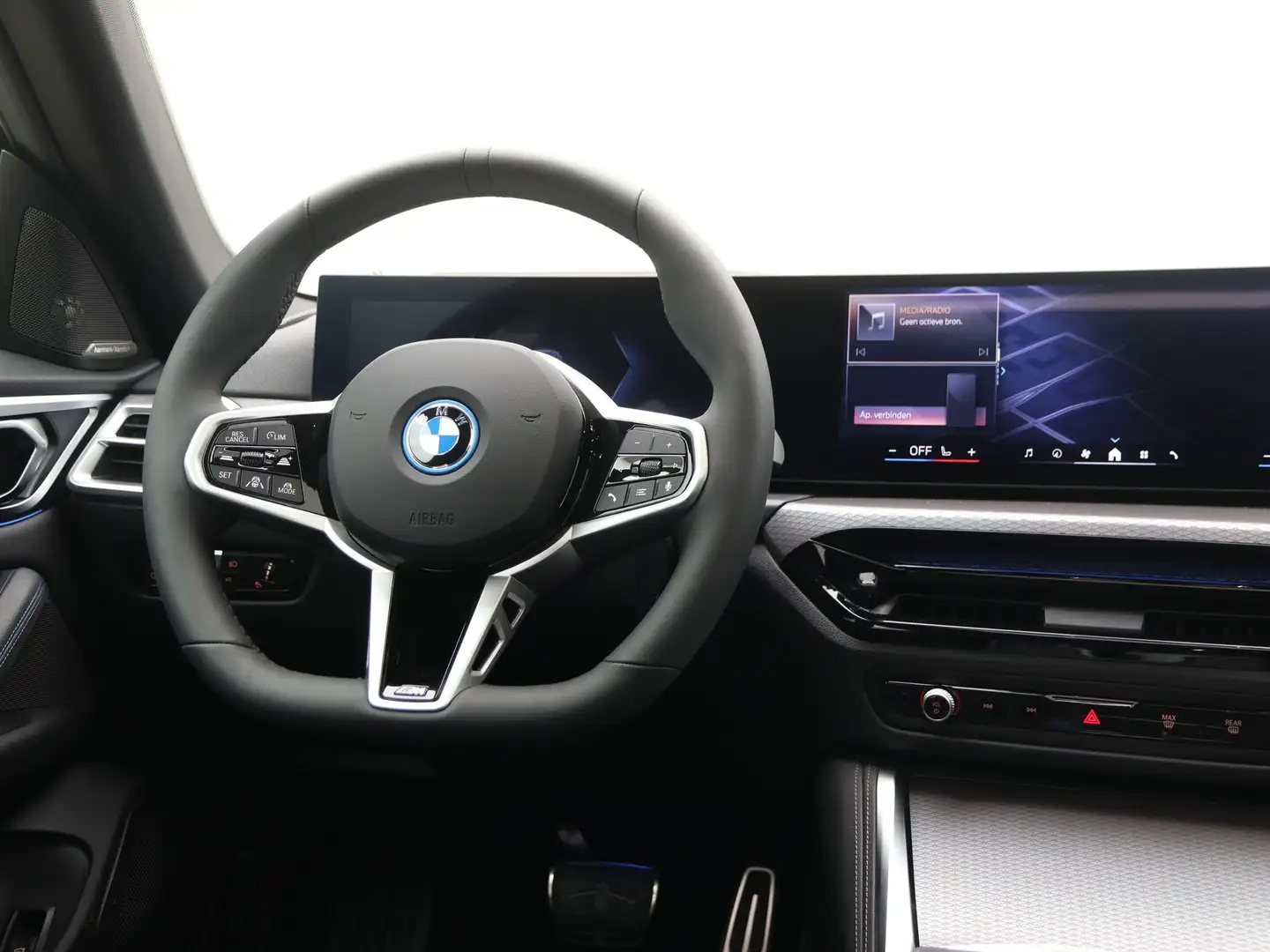 BMW i4 eDrive35 70 kWh Zwart - 2
