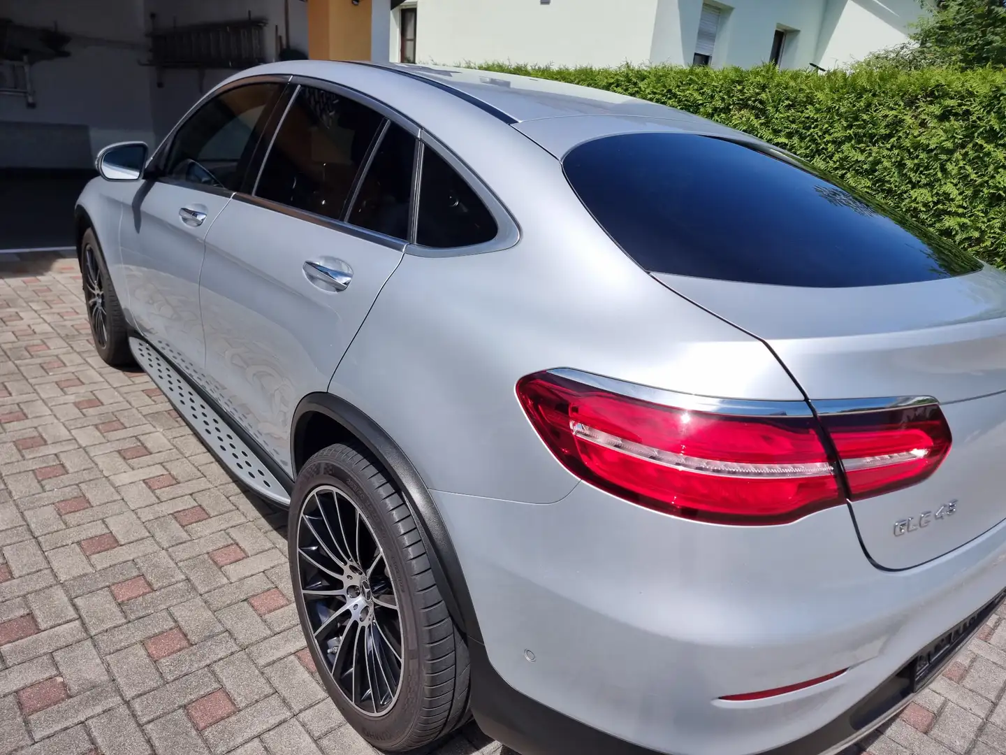 Mercedes-Benz GLC 250 d Coupé 4MATIC Aut. - 2