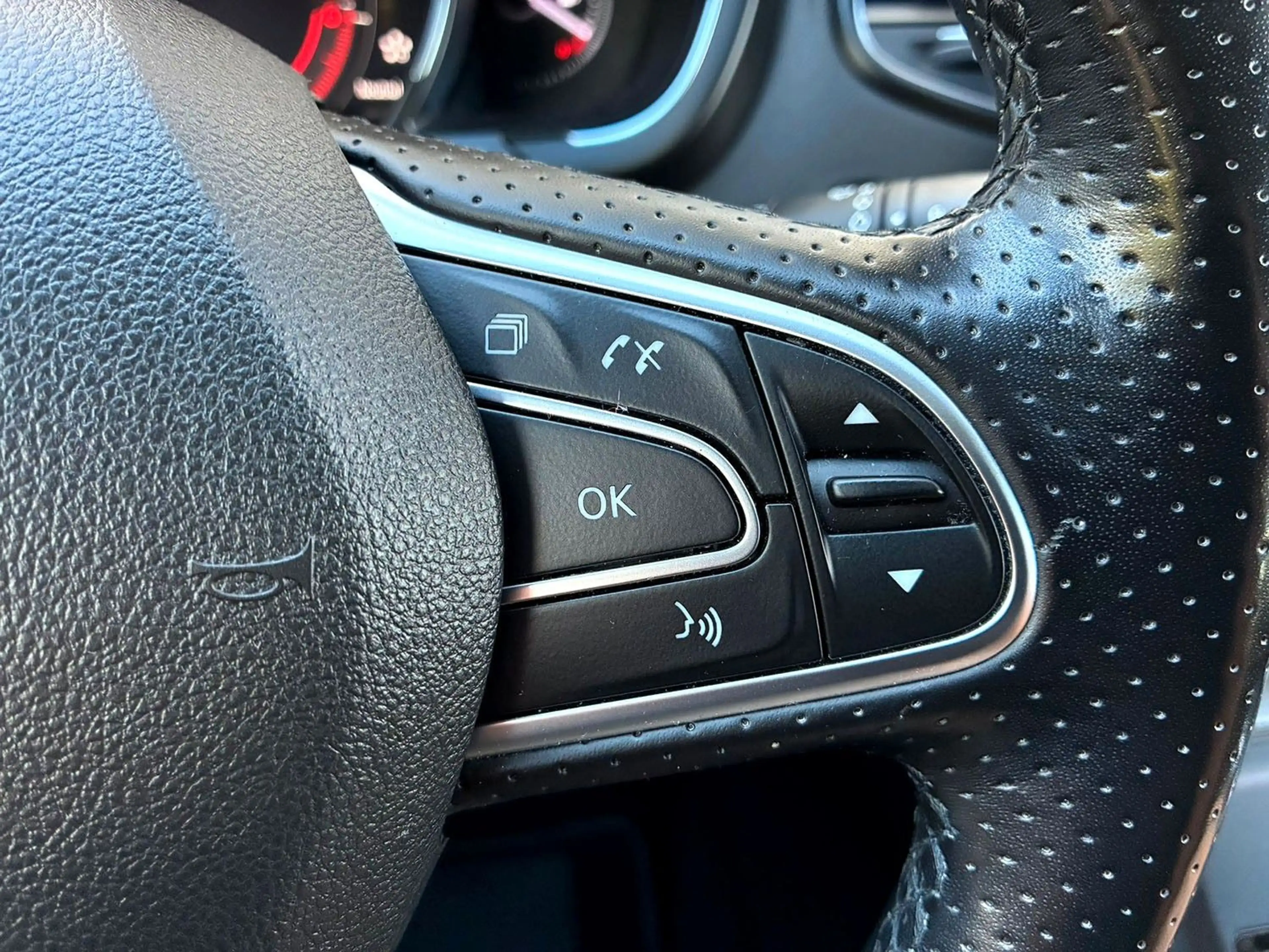 Renault Grand Scenic Scenic IV Grand Black Edition | 1. HAND 7 SITZE — photo 12