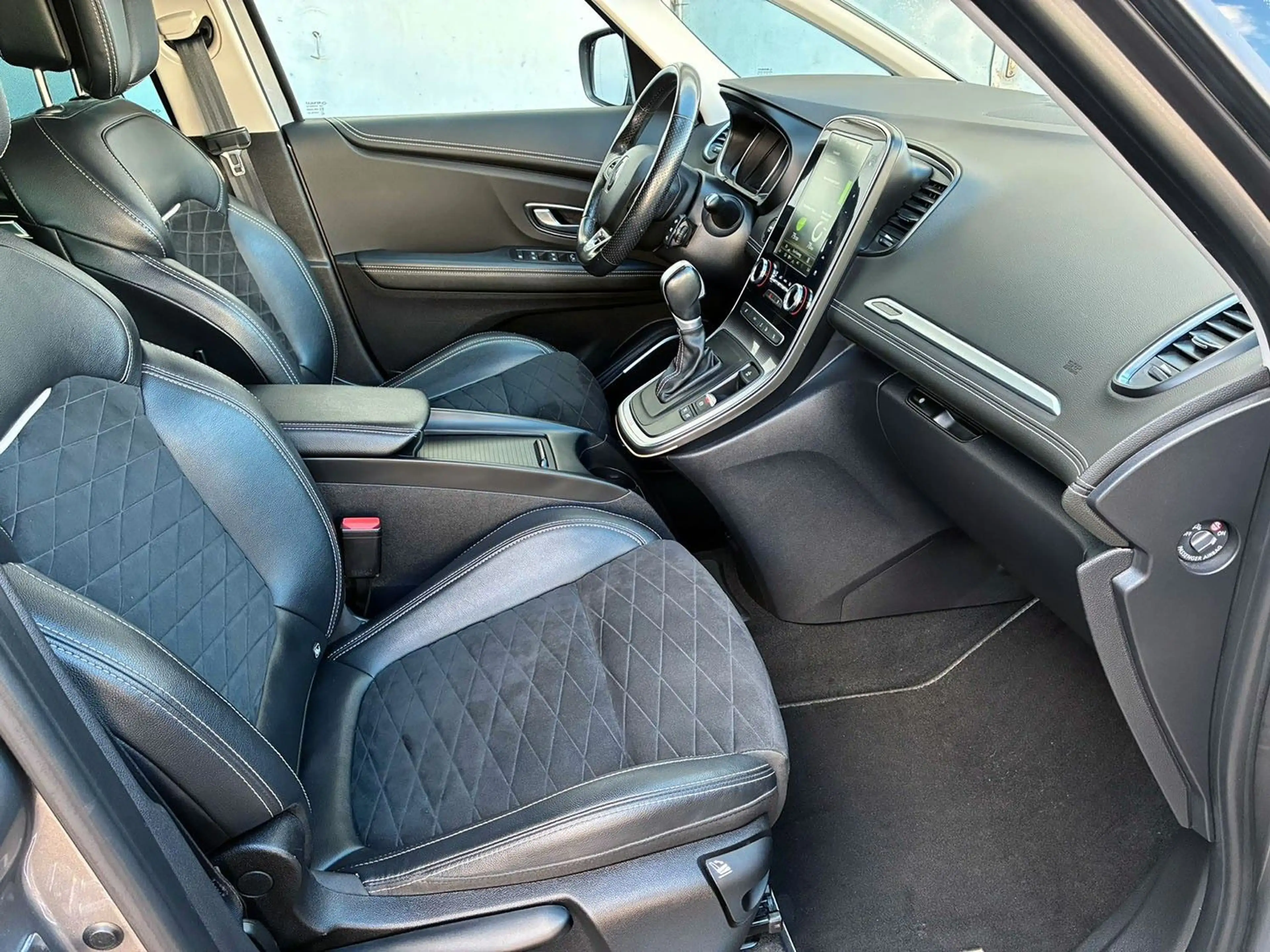 Renault Grand Scenic Scenic IV Grand Black Edition | 1. HAND 7 SITZE — photo 15