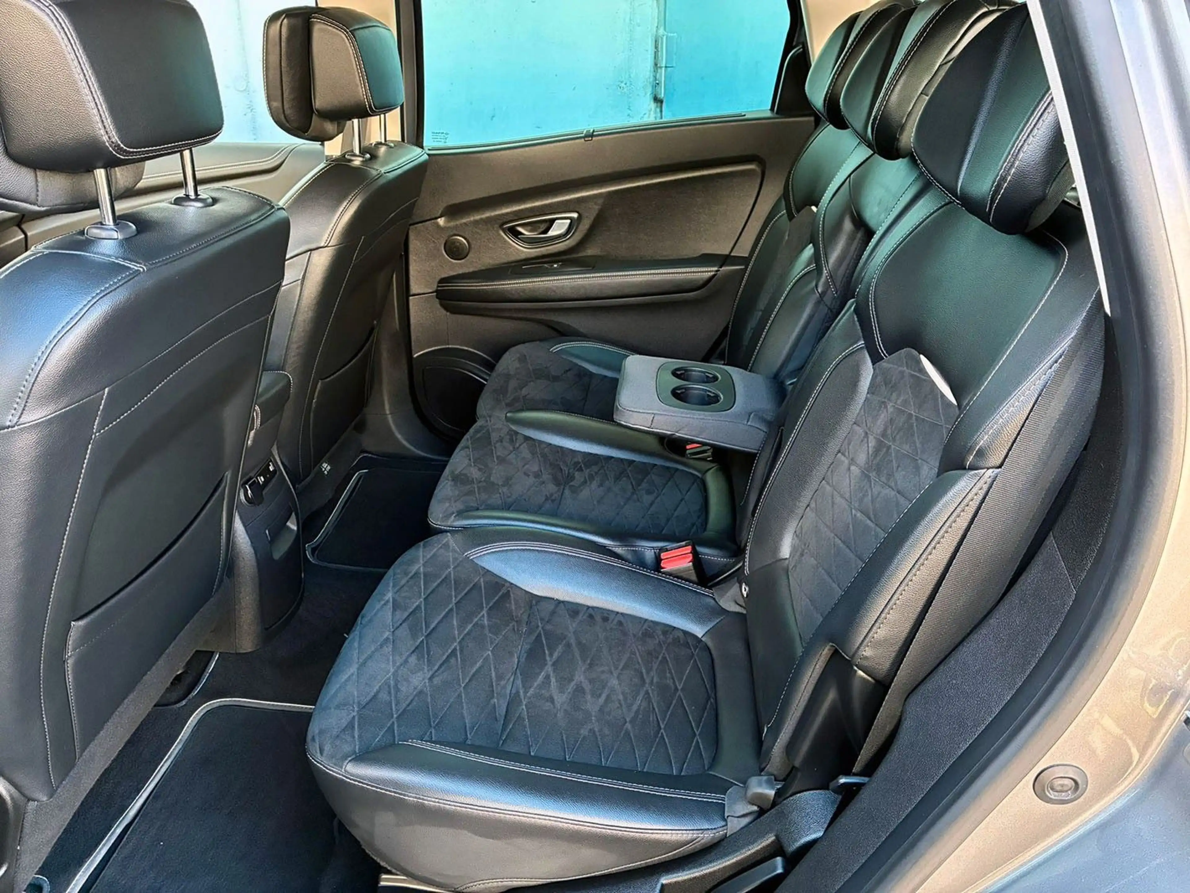 Renault Grand Scenic Scenic IV Grand Black Edition | 1. HAND 7 SITZE — photo 16