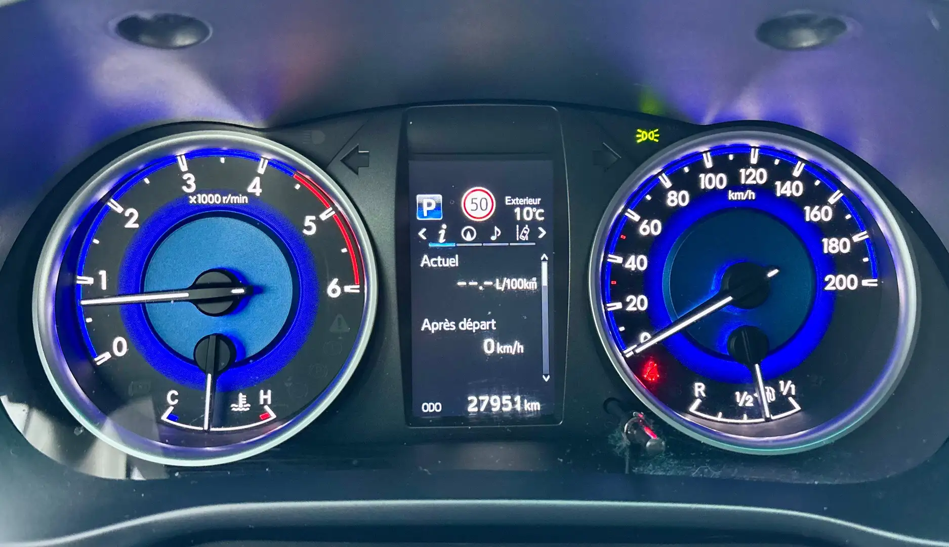 Toyota Hilux 2.4 D-4D BVA 27000 km !! Belgium car-pass euro 6 Gris - 2