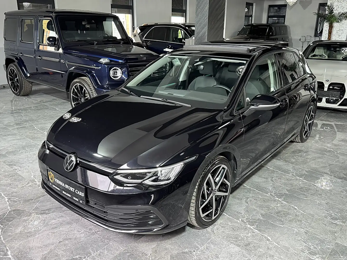 Volkswagen Golf 8 Life 1,0 TSI DSG*Mega-Ausstattung* Schwarz - 1