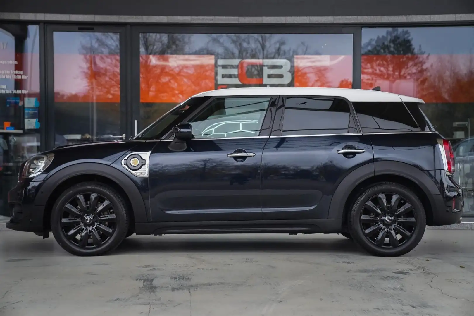 MINI Cooper SE Countryman *SHZ/Automatik/Scheckheft* Schwarz - 2