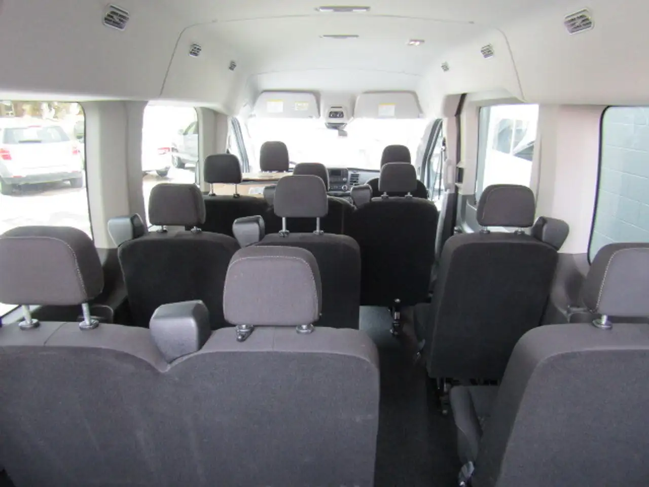 Ford Transit Passenger Wagon снимка Ford Transit Passenger Wagon