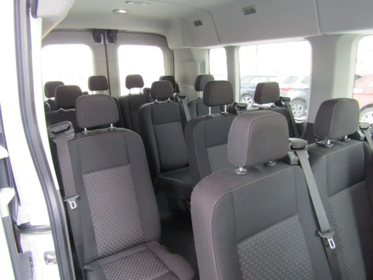 Ford Transit Passenger Wagon снимка Ford Transit Passenger Wagon