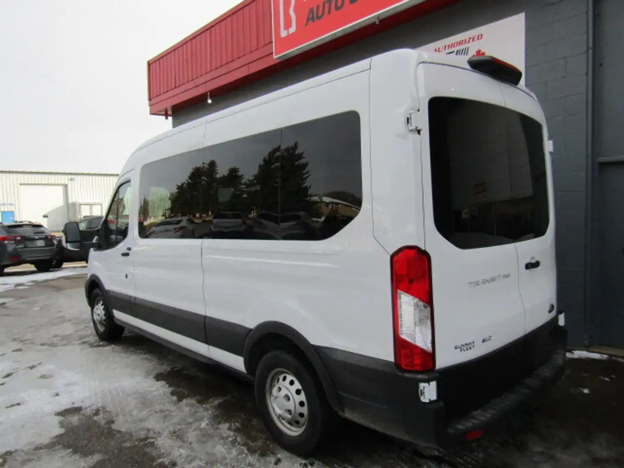 Ford Transit Passenger Wagon снимка Ford Transit Passenger Wagon