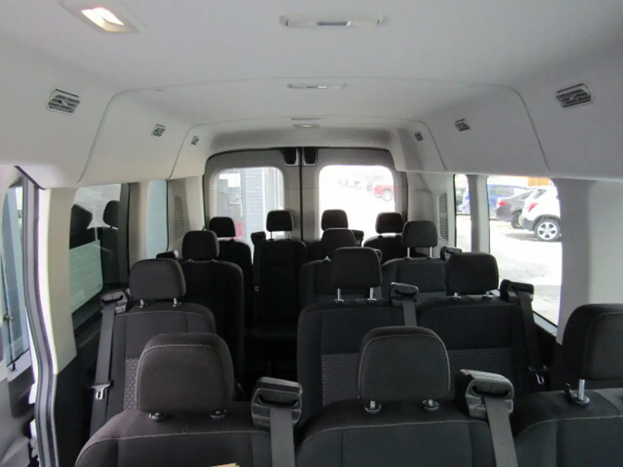 Ford Transit Passenger Wagon снимка Ford Transit Passenger Wagon