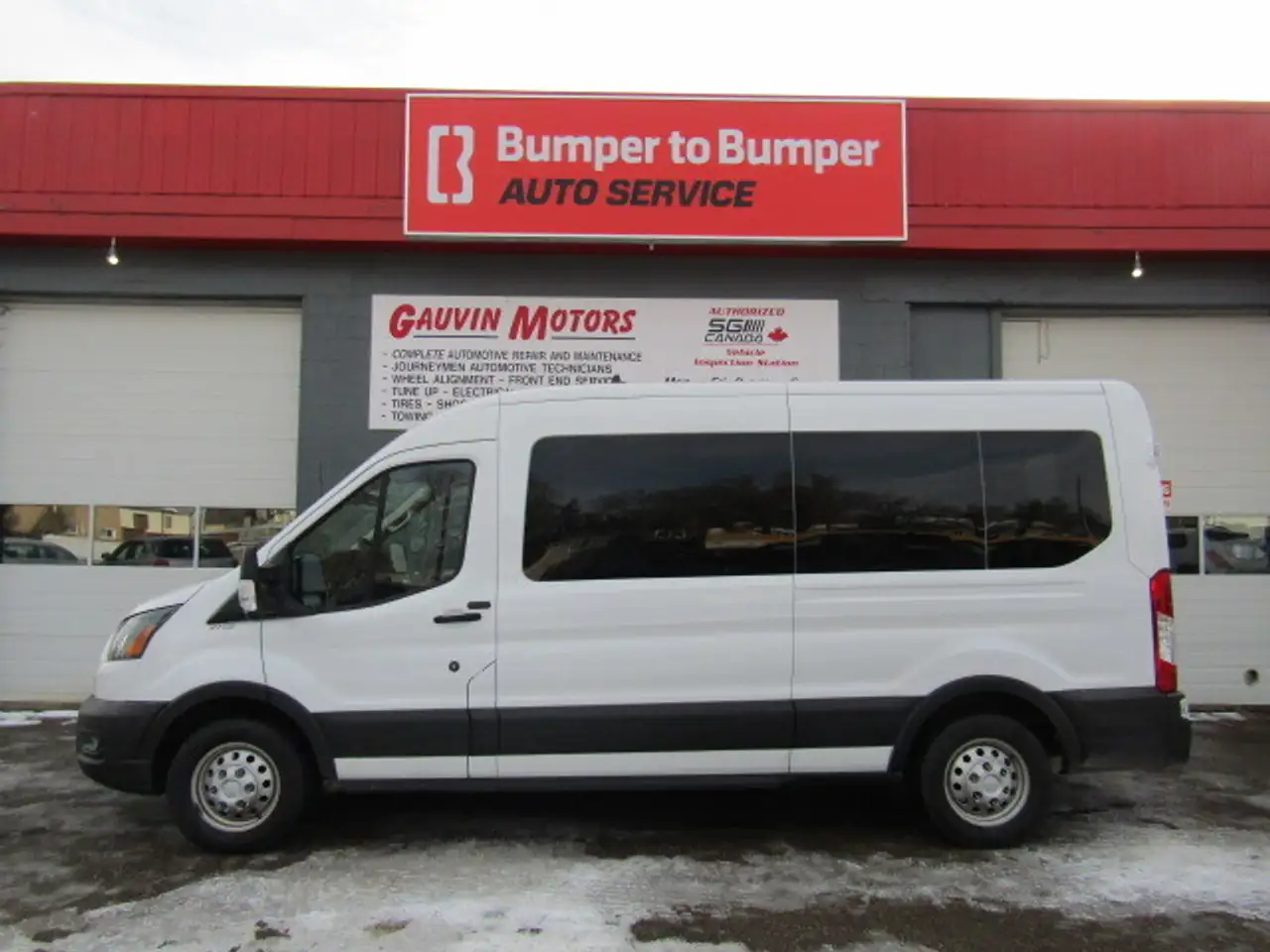 Ford Transit Passenger Wagon снимка Ford Transit Passenger Wagon