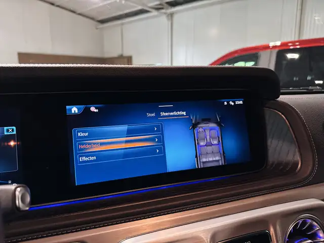 Mercedes-Benz G-Class view 17