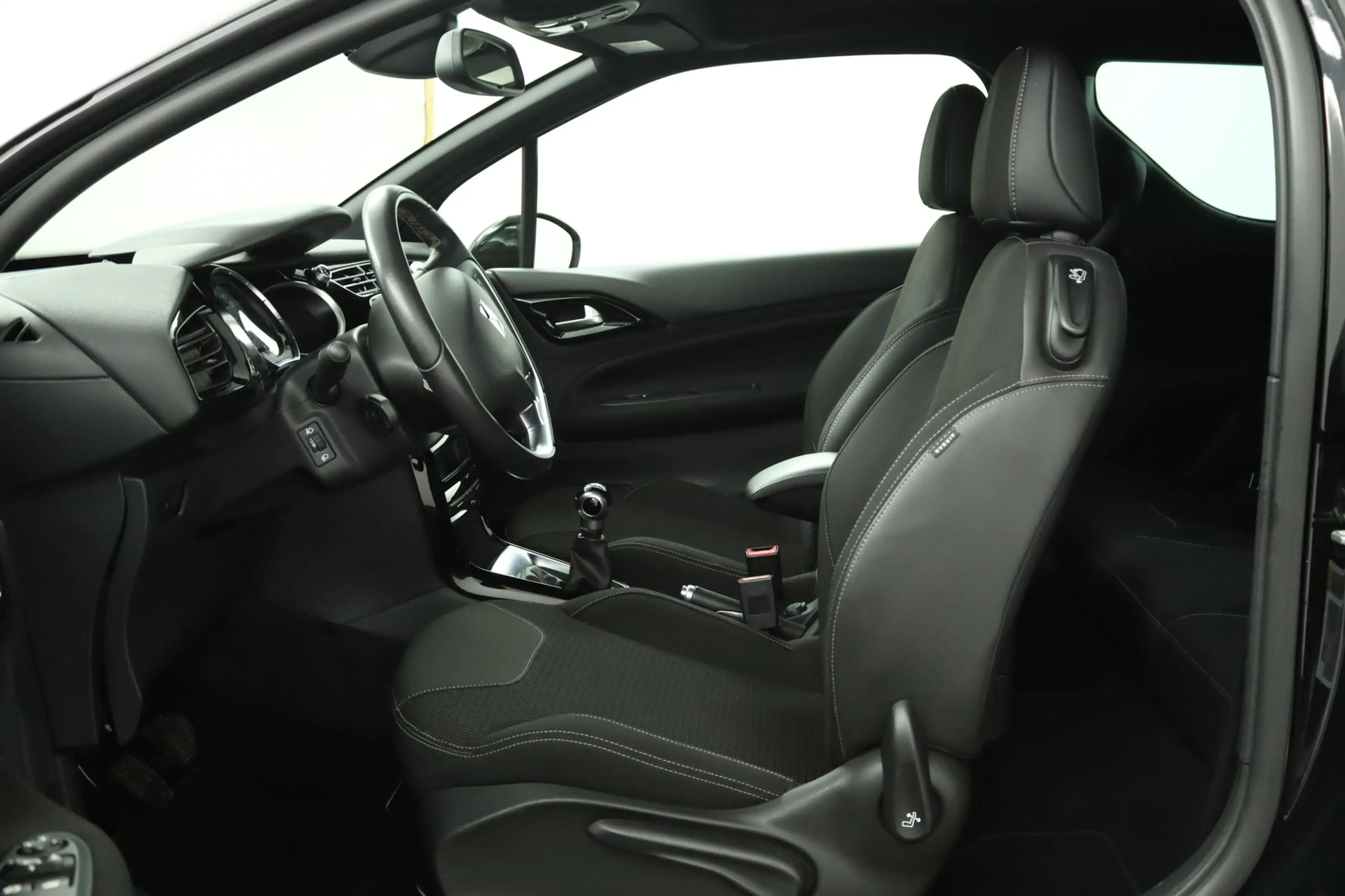 DS Automobiles DS 3 1.2 110 pk So Chic | Cabriodak | Climate Control | — photo 14