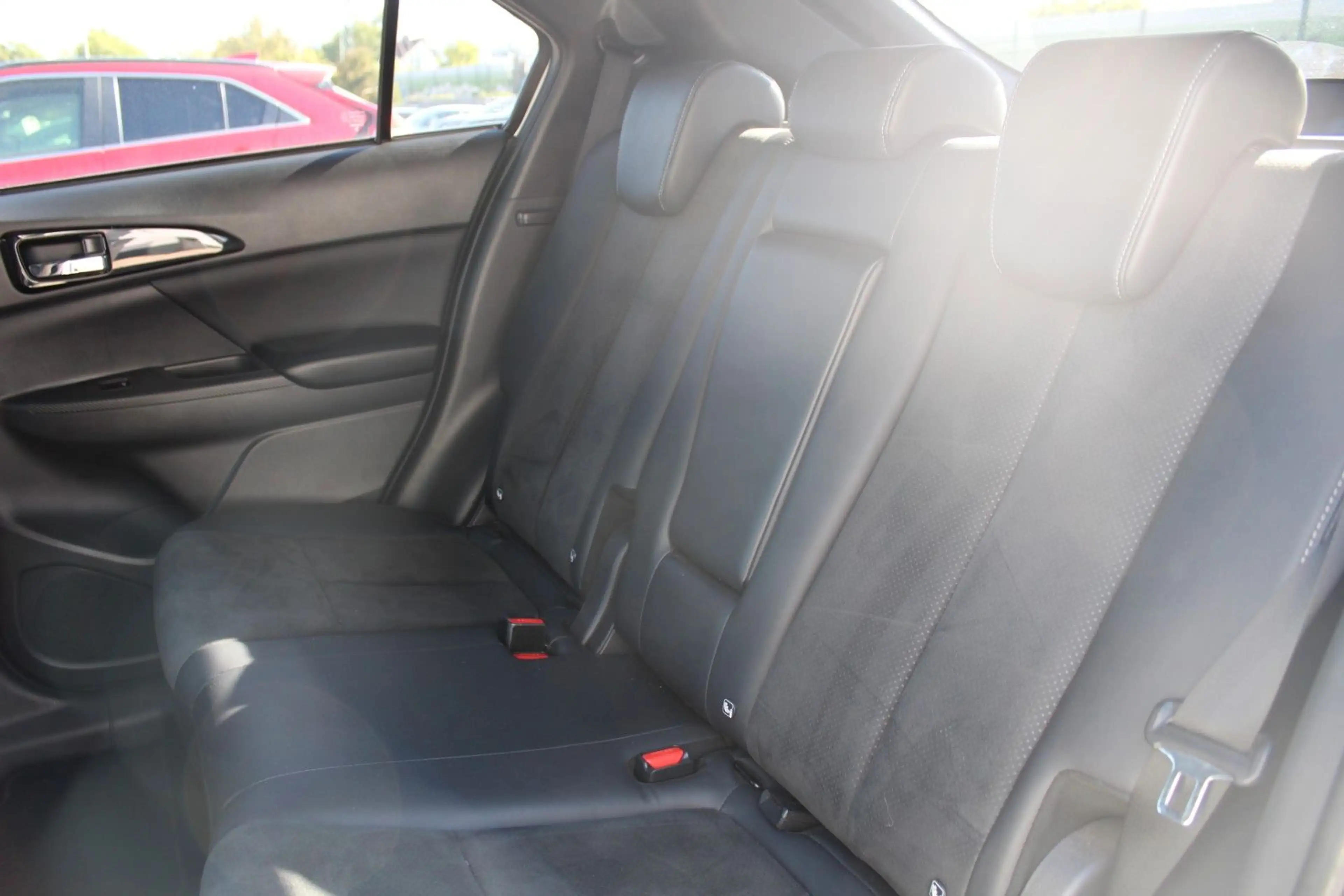 Mitsubishi Eclipse Cross 2.4 Plus 4WD Navi LED — photo 11