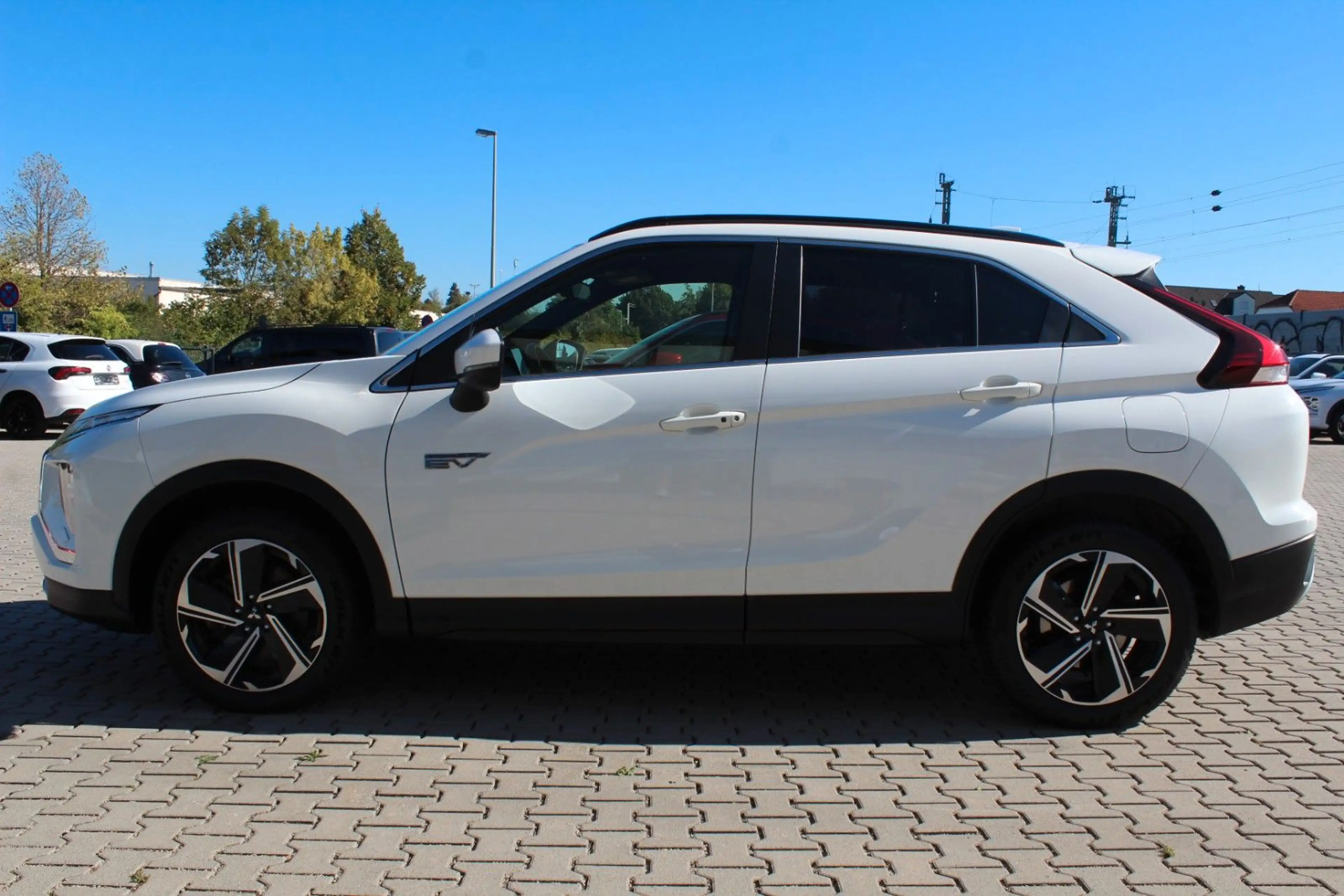 Mitsubishi Eclipse Cross 2.4 Plus 4WD Navi LED — photo 9