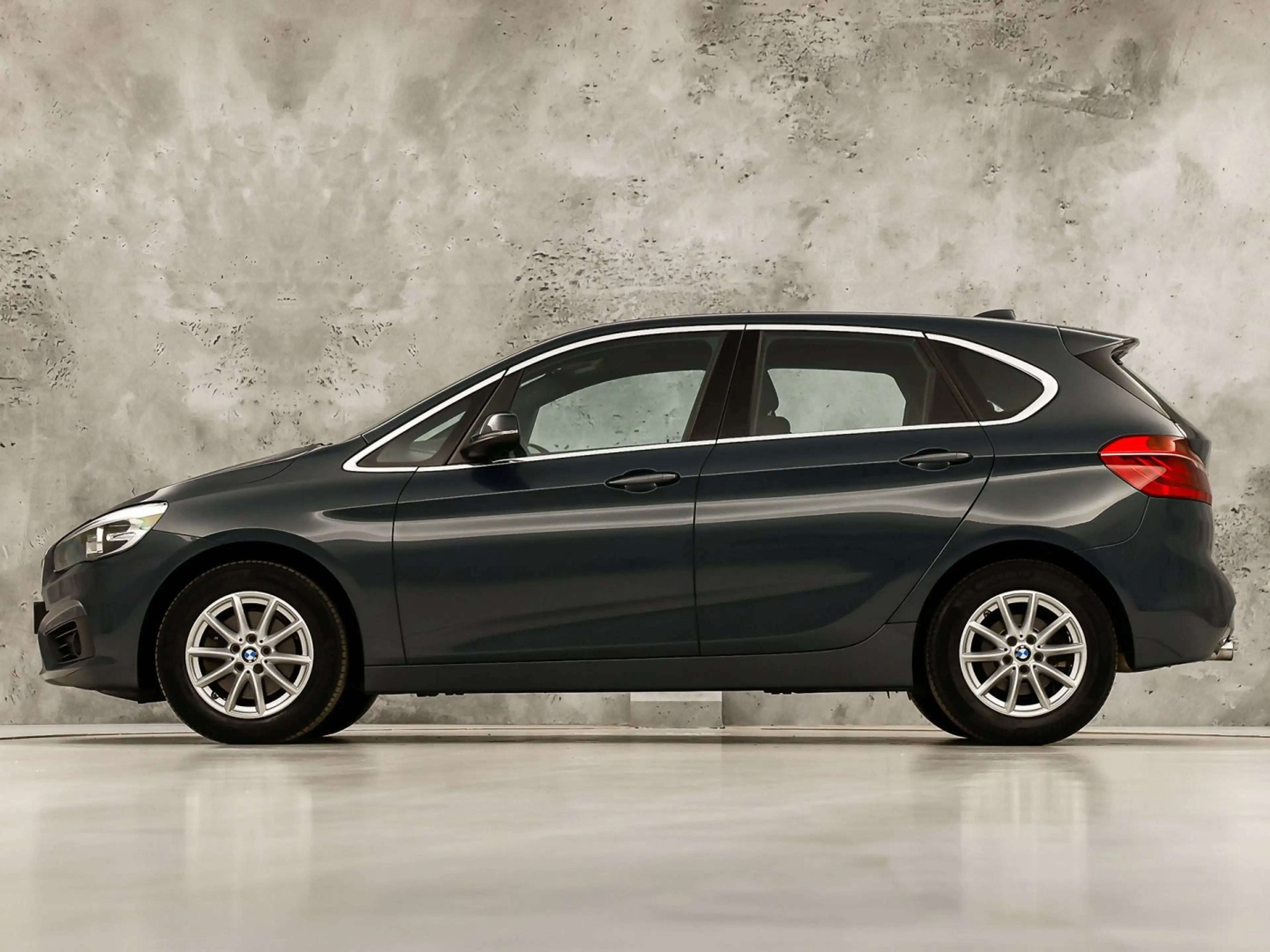 BMW 220 2 Serie Active Tourer 220i Executive Sport 184Pk A — photo 2