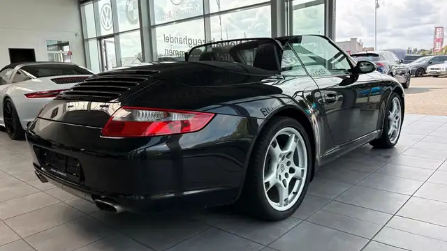 Porsche 997 view 12