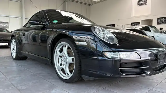 Porsche 997 view 7