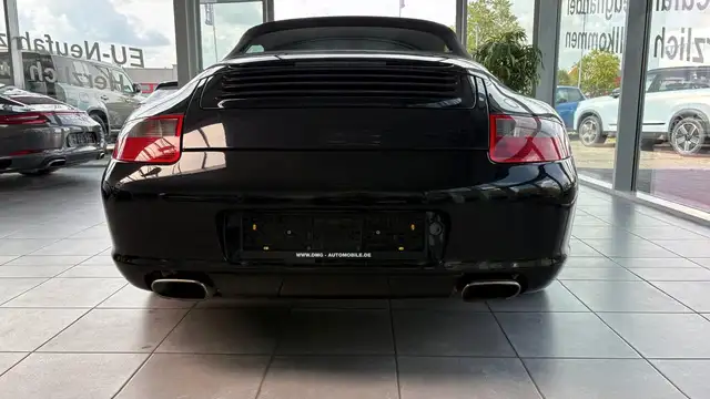 Porsche 997 view 3