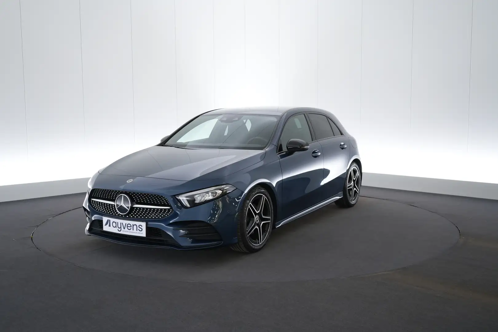 Mercedes-Benz A 180 Business Solution AMG Line Night LEDER/ALCANTARA L Bleu - 1