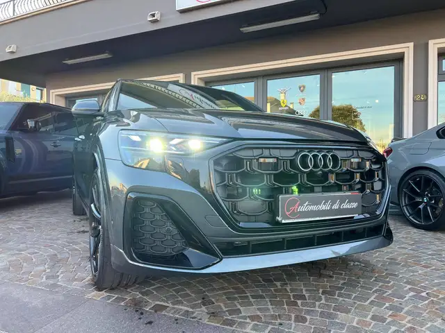 Audi Q8 view 2