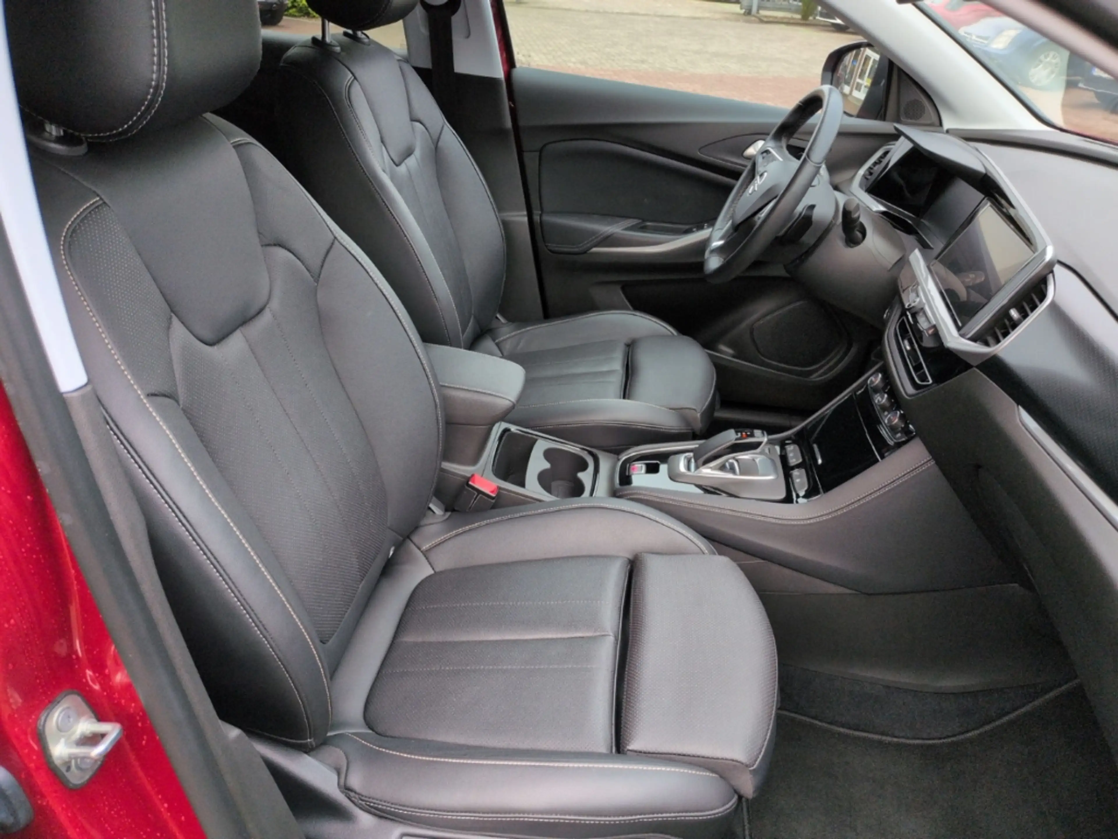 Opel Grandland Elegance Plug-in-Hybrid Anhängerkupplung Leder Nav — photo 13