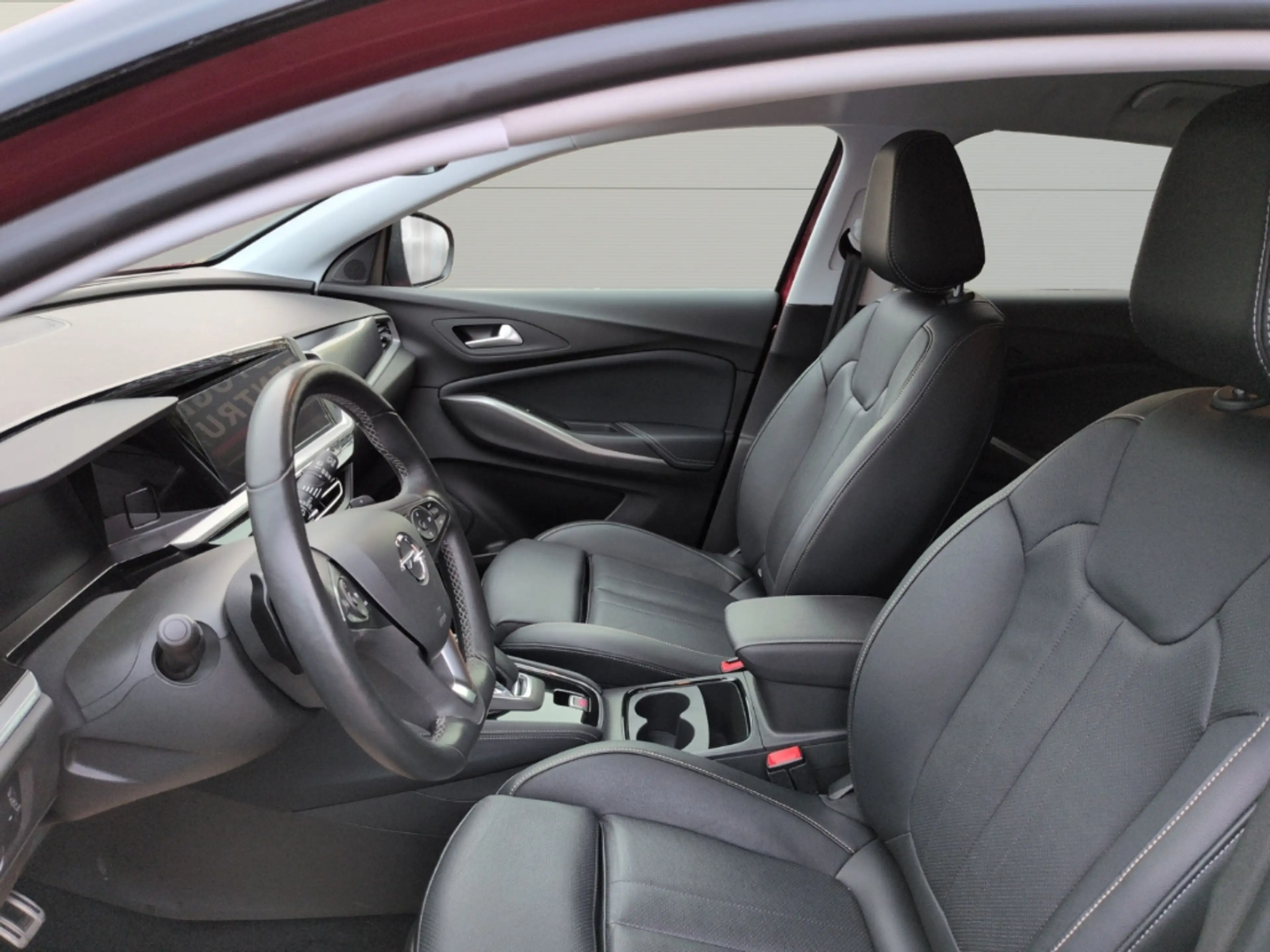 Opel Grandland Elegance Plug-in-Hybrid Anhängerkupplung Leder Nav — photo 6